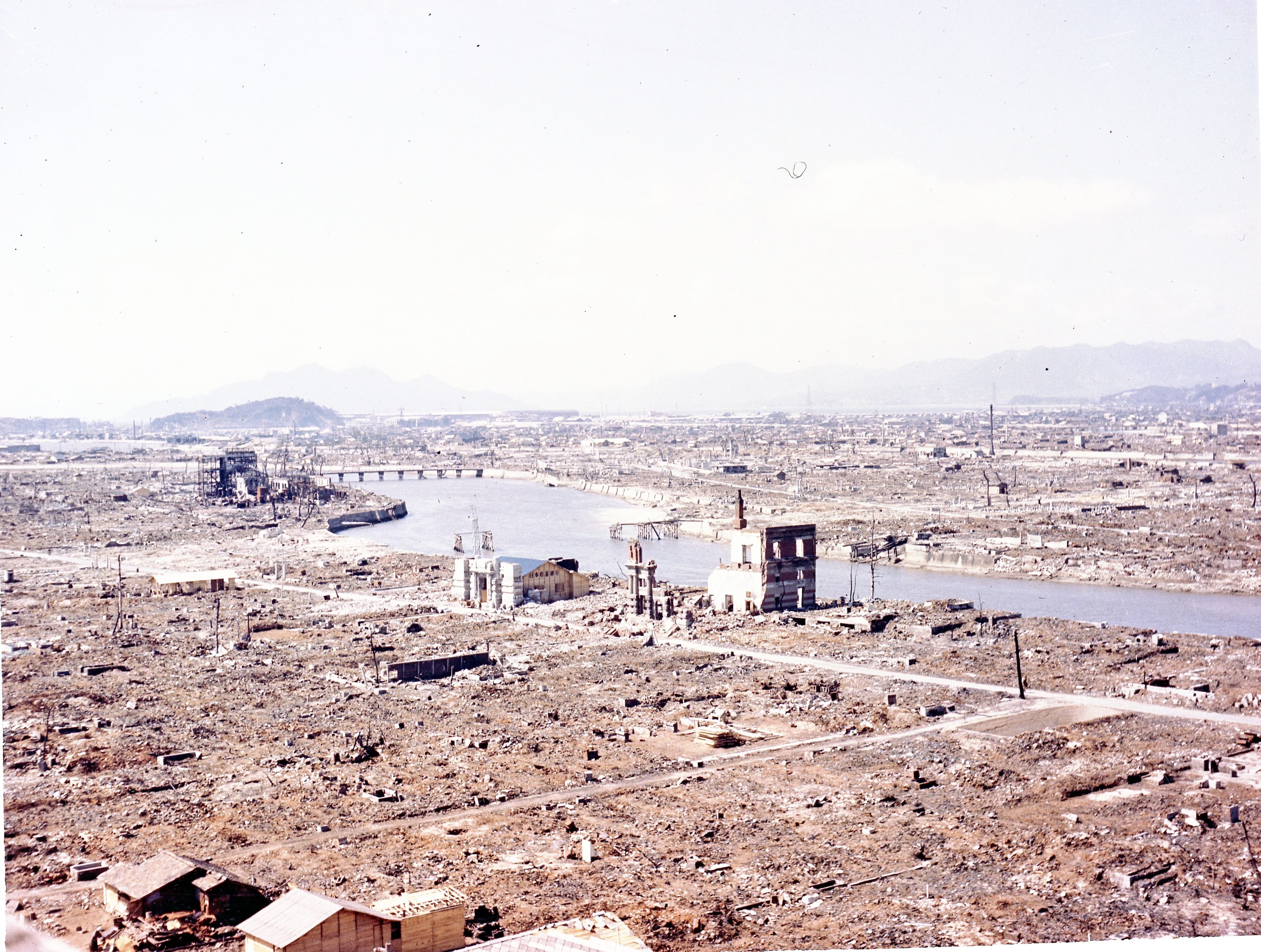 Hiroshima, complètement dévastée par la bombe atomique.