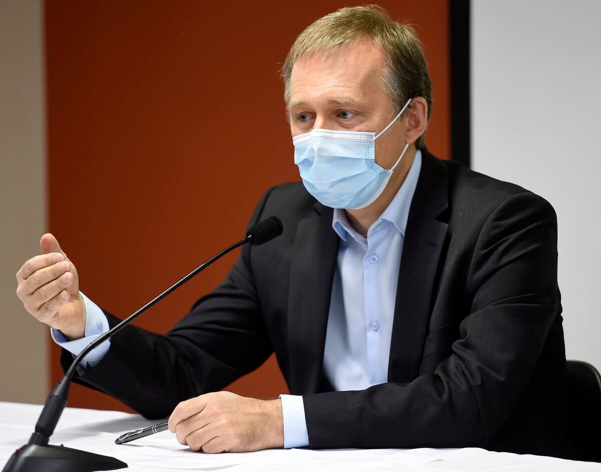 Le Dr Stéphane Bergeron