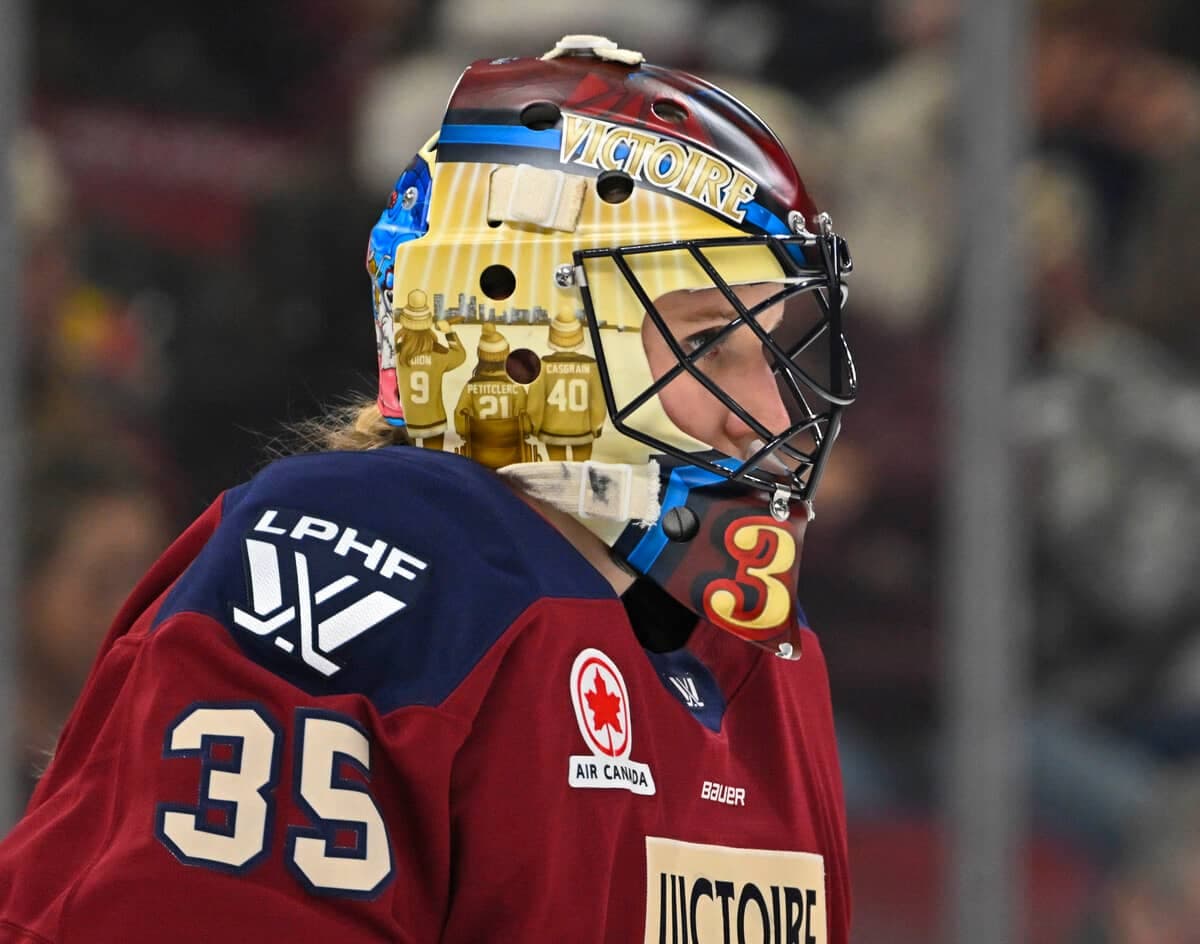 Ann-Renée Desbiens dans l’uniforme de la Victoire de Montréal.