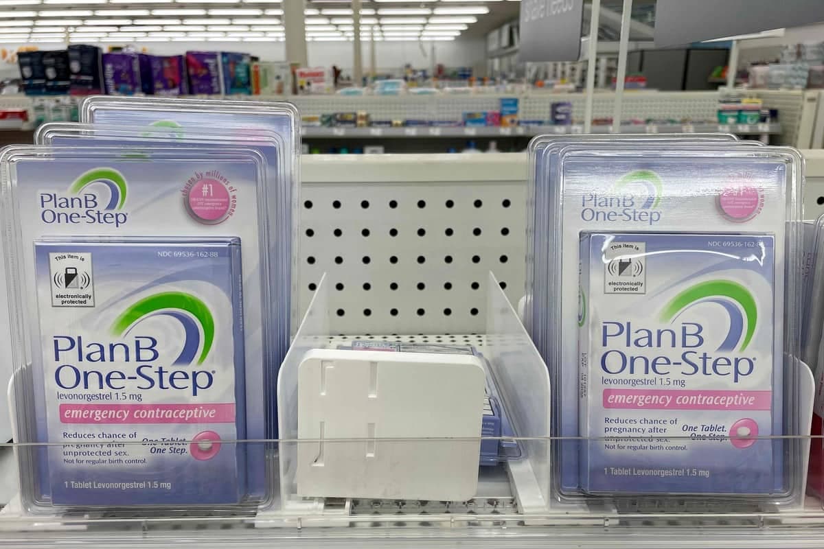 La pilule du lendemain, qu'on peut se procurer en pharmacie sans prescription, n'est pas la même chose qu'une pilule abortive.