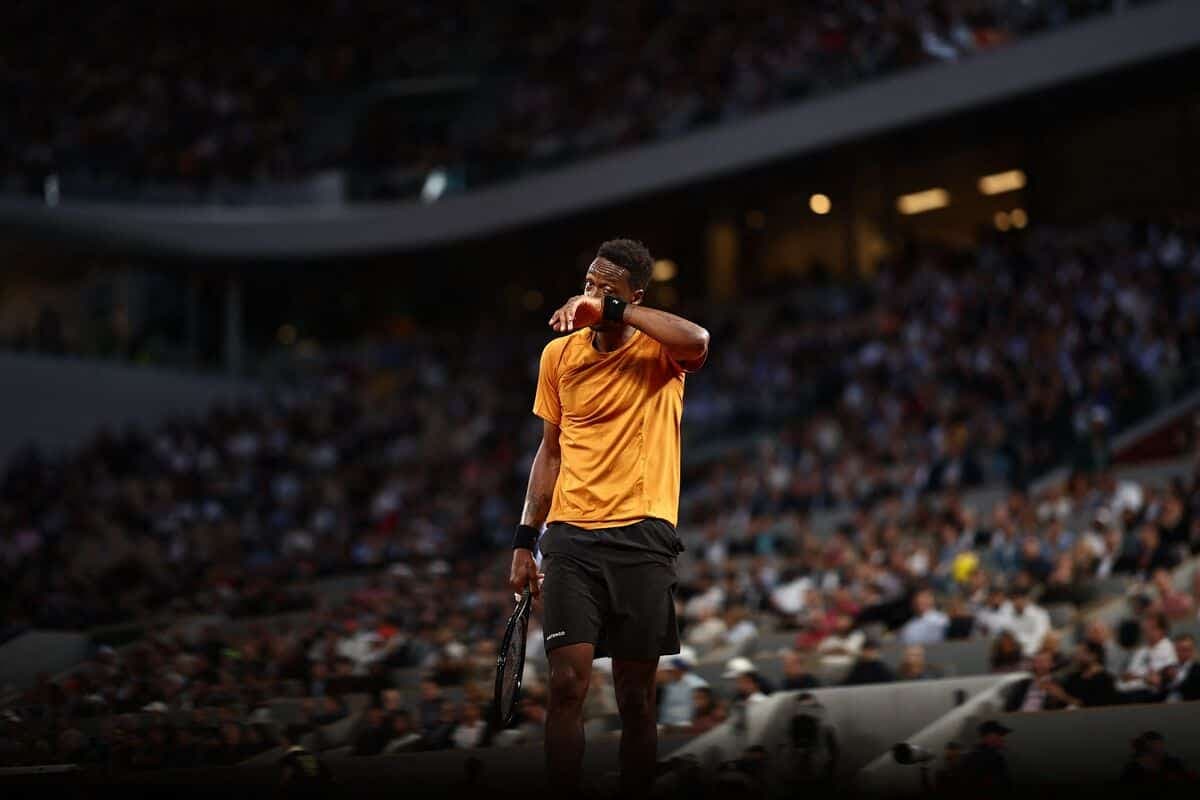 Gaël Monfils a laissé couler quelques larmes au terme de sa victoire émotives en cinq manches, mardi soir.