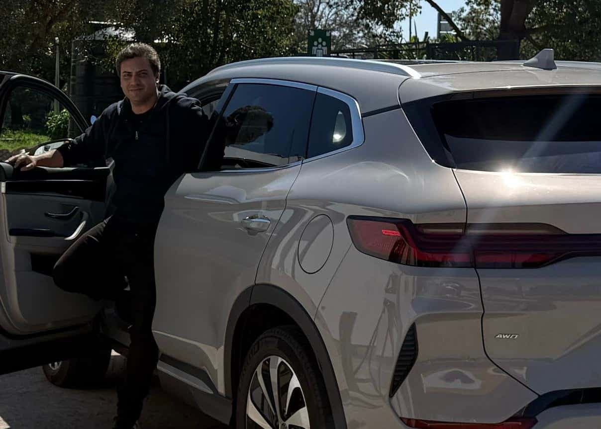 Michael Benhaim s’est acheté une voiture BYD à Casablanca, au Maroc, en novembre dernier. Pour les lecteurs du Journal, il raconte le bonheur que lui procure sa conduite.