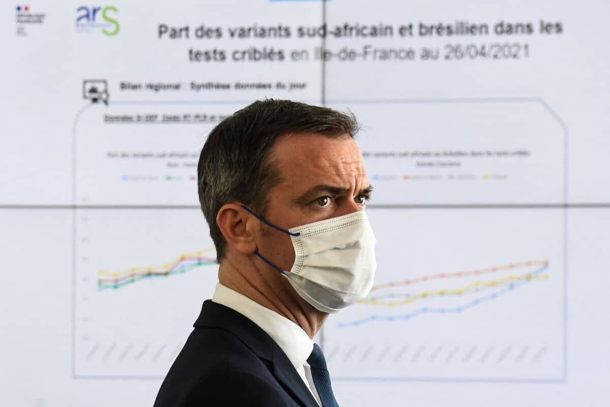 Le ministre français de la Santé Olivier Veran