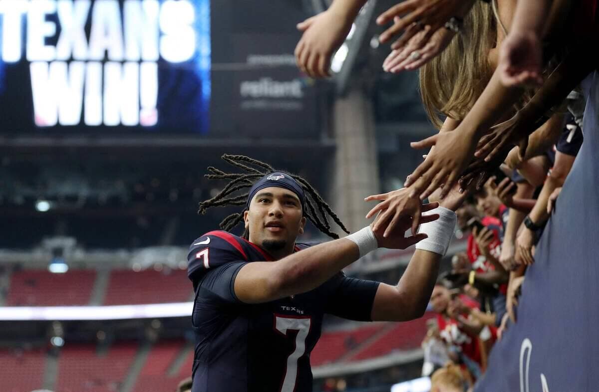 Les partisans des Texans raffolent de CJ Stroud, qui compte déjà 15 passes de touchés.