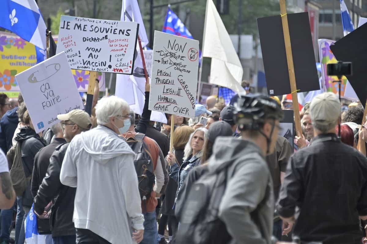Manifestation des anti-masques Montréal, Québec, Canada. Le samedi 12 septembre 2020 PHOTO: MARTIN ALARIE / JOURNAL DE MONTREAL