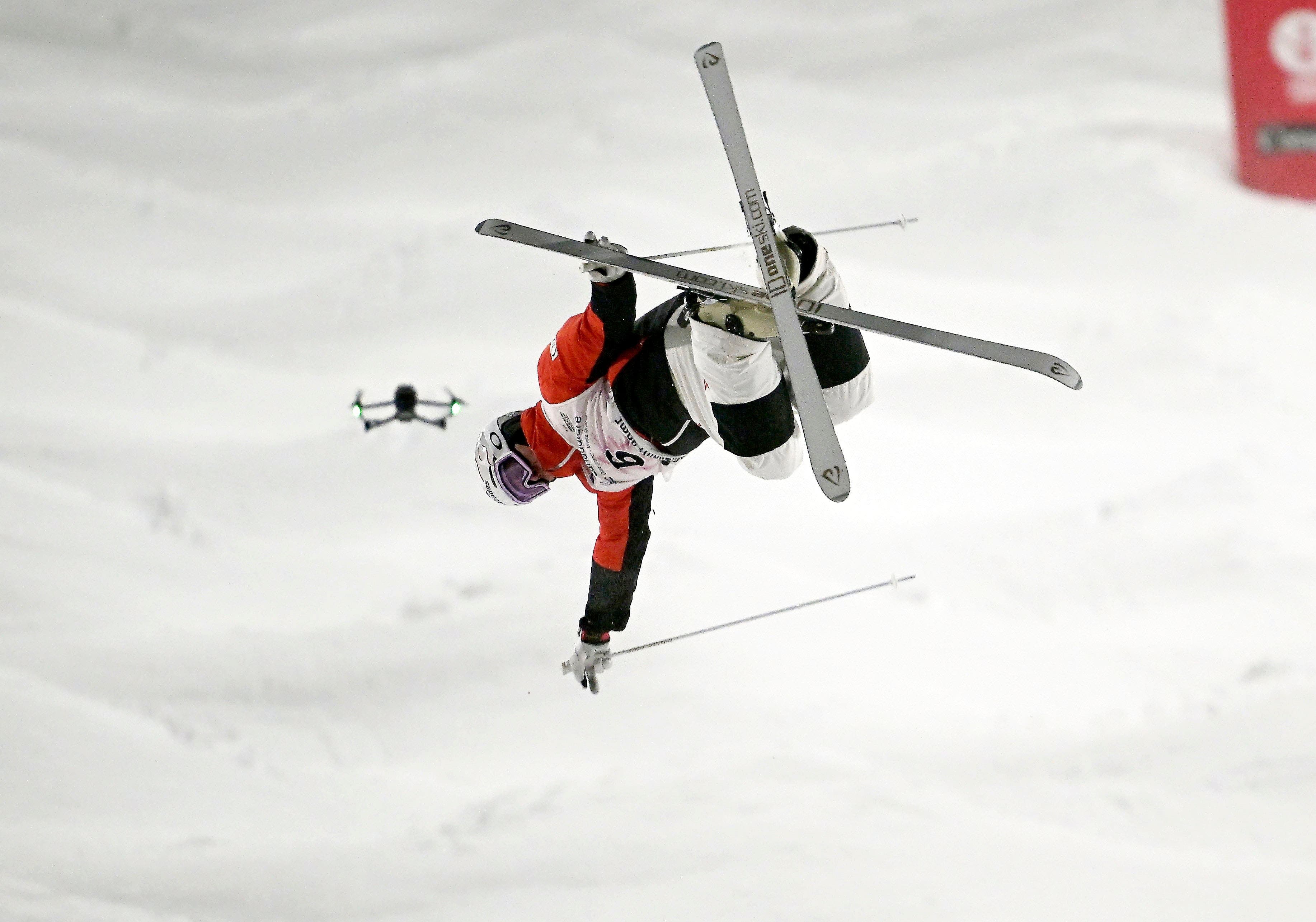 Ce n’est pas le Québécois qu’on attendait, mais Elliot Vaillancourt a gagné la médaille d’argent devant les siens, vendredi soir, lors de la Coupe du monde de Val Saint-Côme.