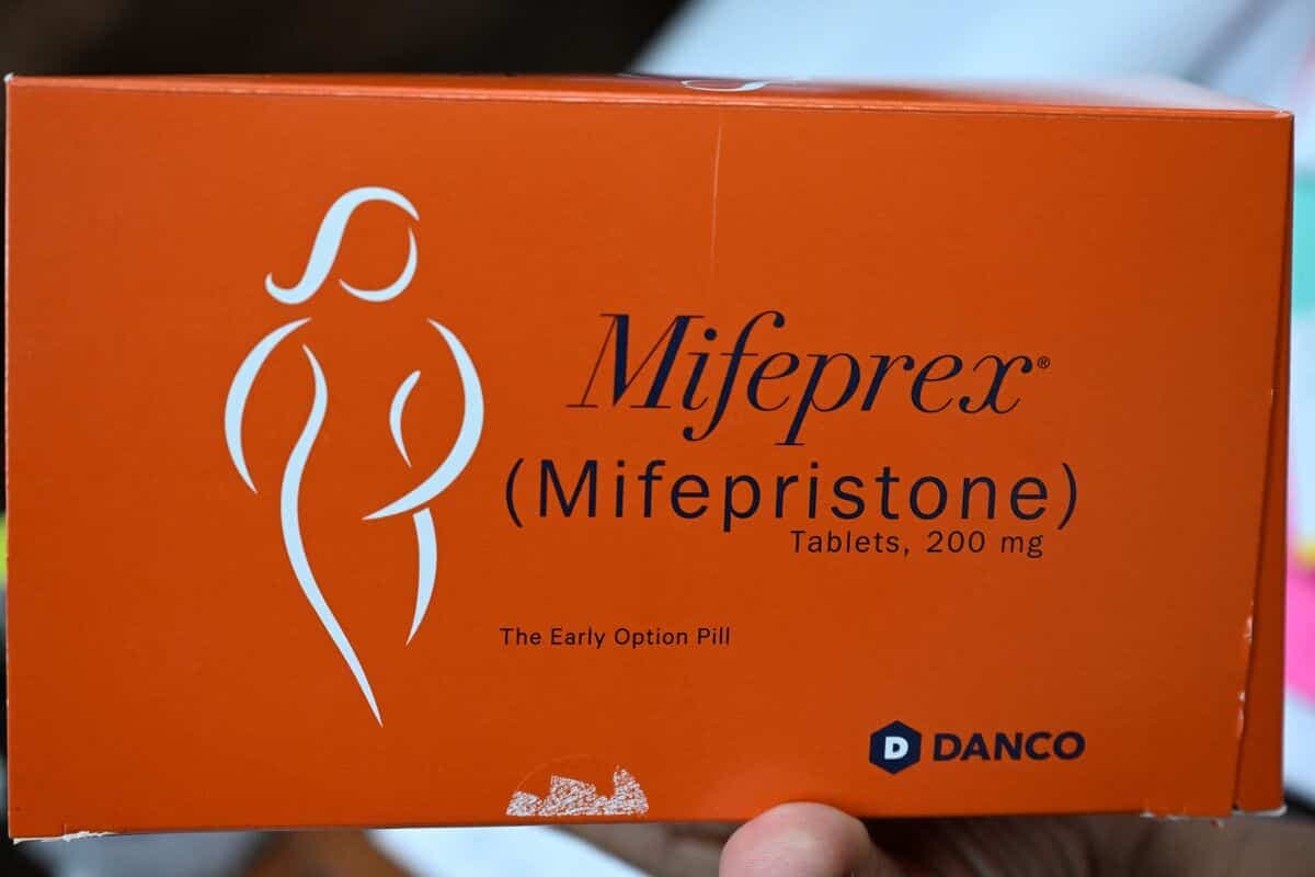 Au Québec comme aux États-Unis, il faut une prescription pour la pilule abortive.