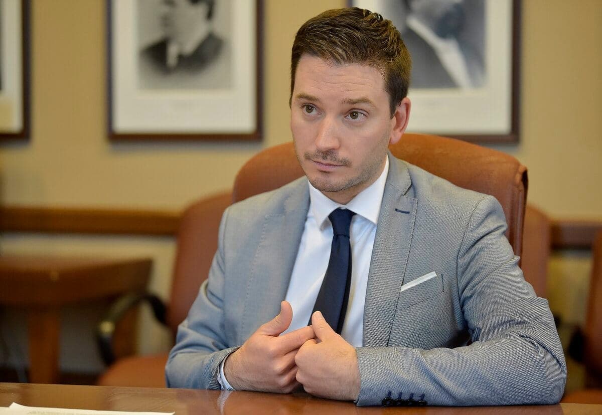 Le ministre de la Justice Simon Jolin-Barrette (photo) et la juge en chef de la Cour du Québec n’en sont pas à leurs premiers bras de fer devant les tribunaux.