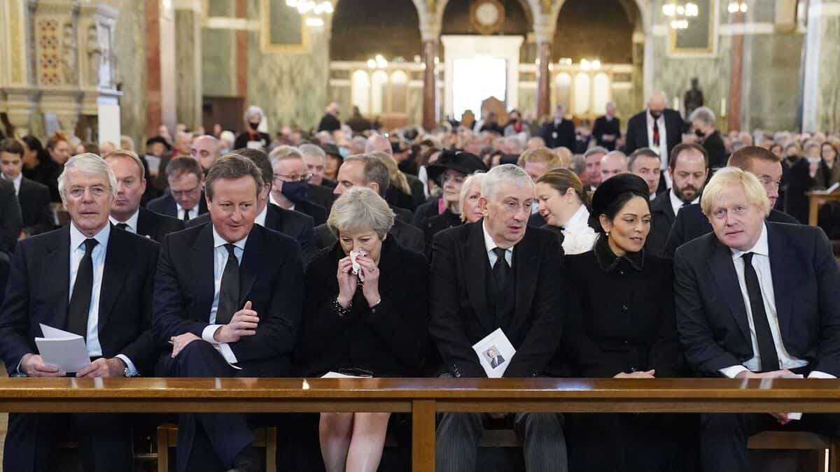 De gauche à droite: John Major, David Cameron, Theresa May, Lindsay Hole, Priti Patel et Boris Johnson.