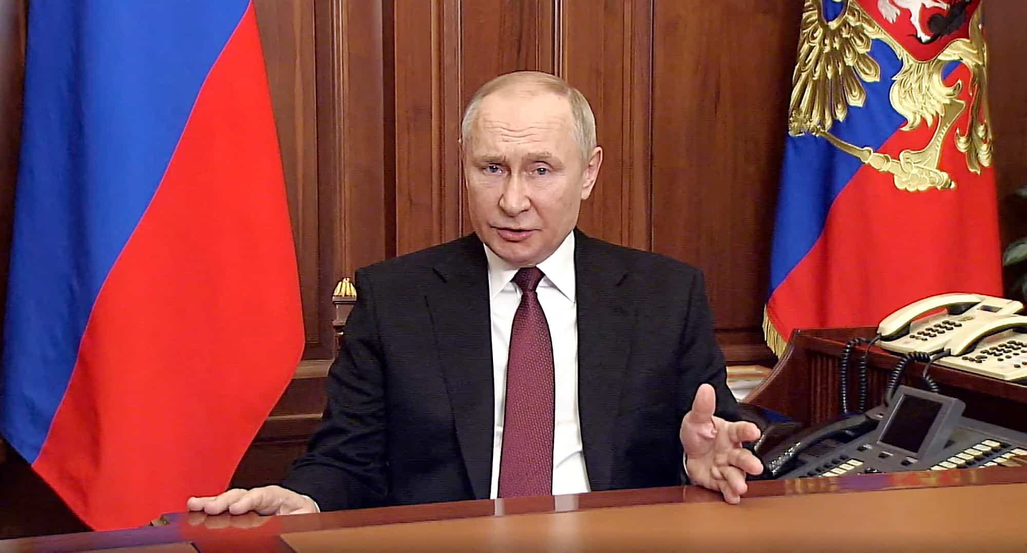 Vladimir Poutine s’adressait à la nation au Kremlin à Moscou le 24 février dernier pour annoncer une opération militaire en Ukraine.
