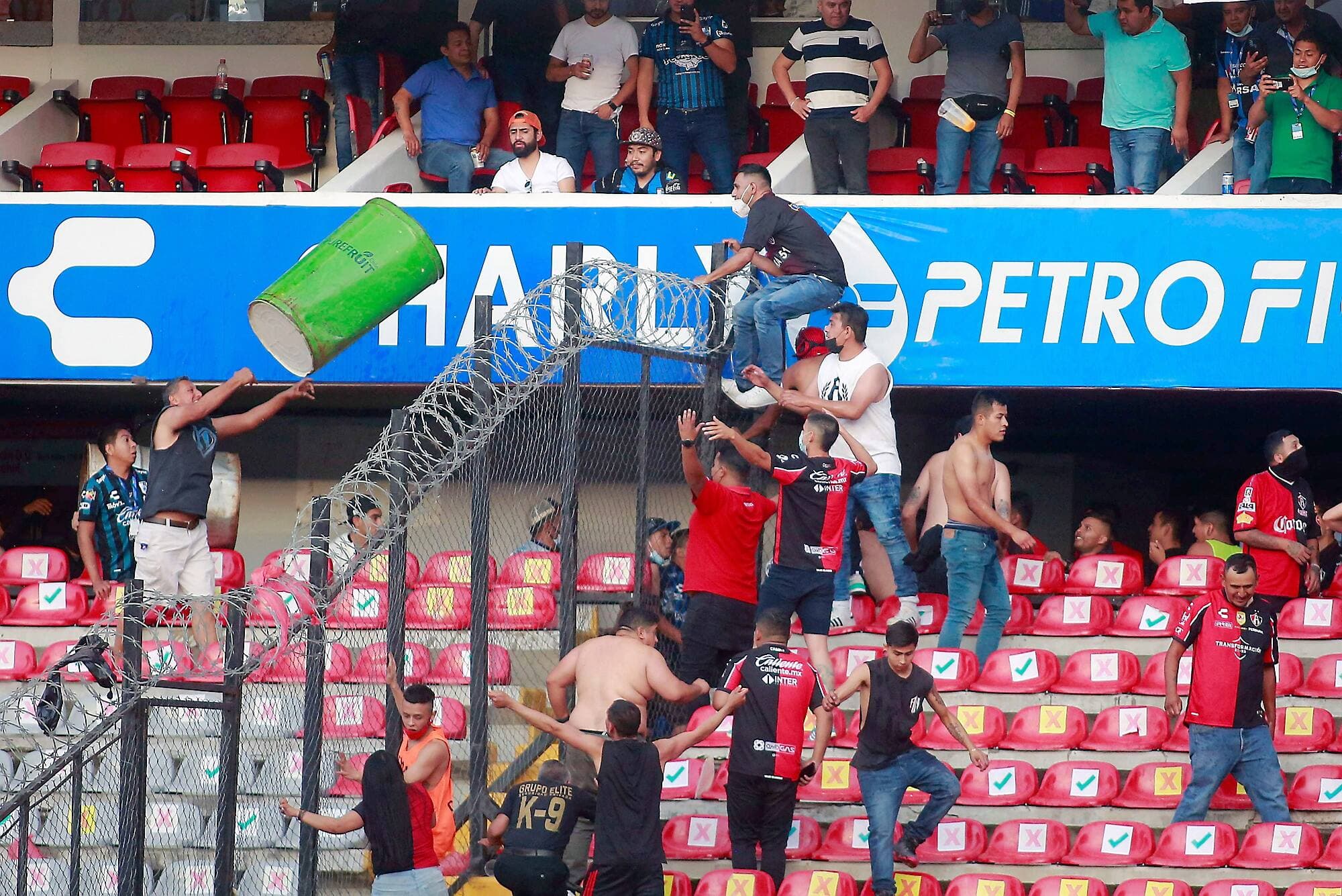 Samedi dernier, des partisans d’Atlas et de Querétaro en sont venus aux coups au Stade Corregidora. Au total, 26 personnes ont été blessées.