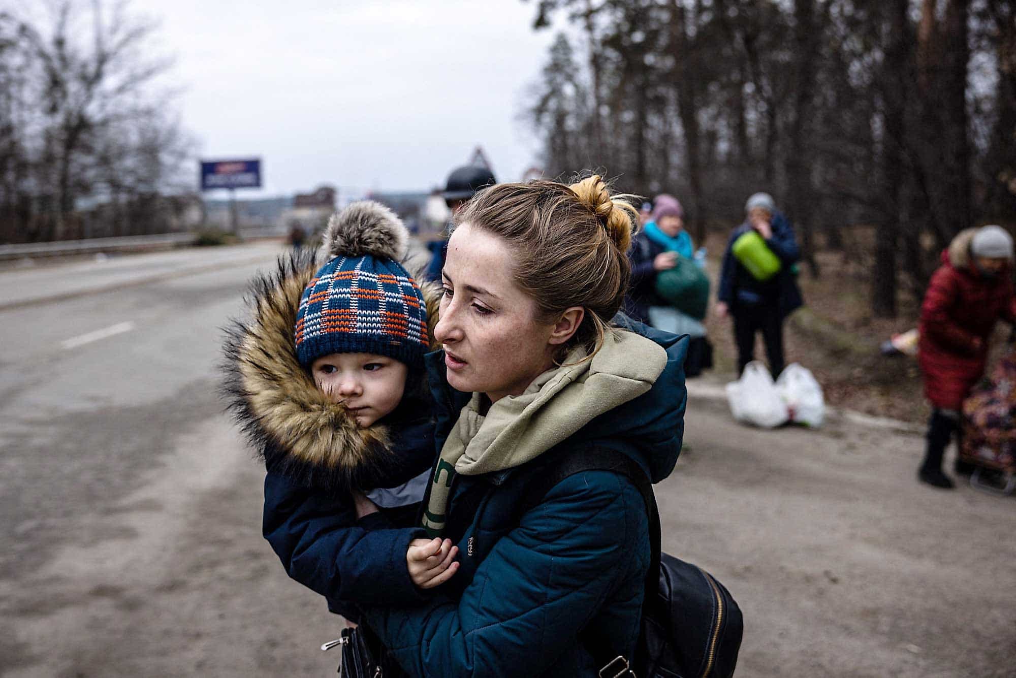 Dans toutes les guerres, dès que les bombes et les armes se retournent contre la population civile, les femmes sont parmi les premières victimes. L’Ukraine ne fait pas exception.