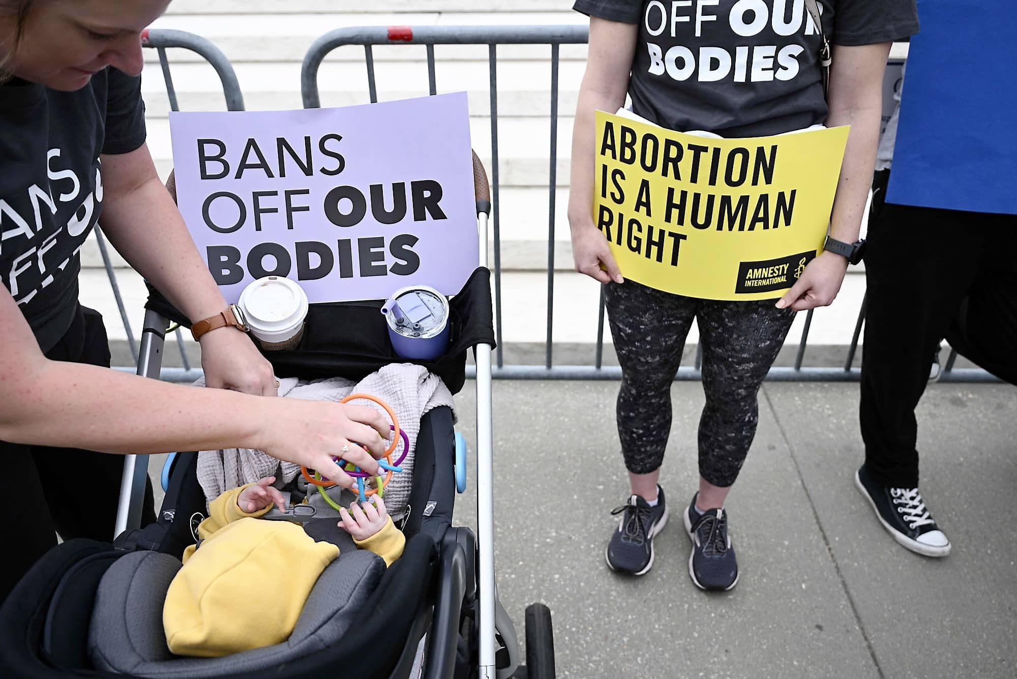 Si la Cour suprême devait renverser Roe c. Wade aux États-Unis, les femmes américaines perdraient leur droit fondamental à choisir de poursuivre ou non une grossesse.