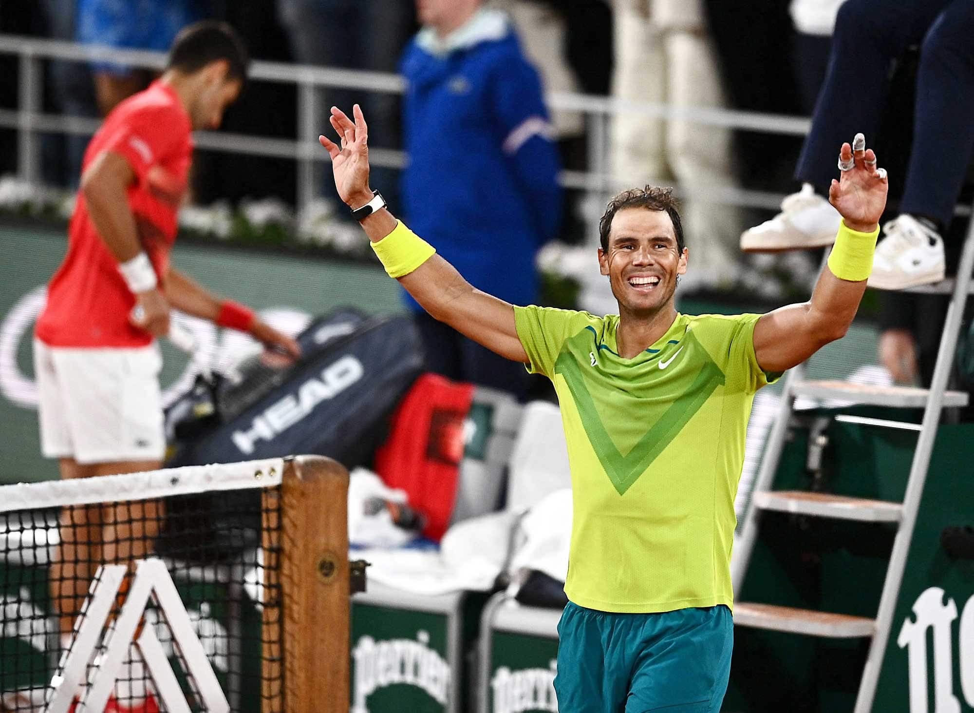 Rafael Nadal a savouré pleinement sa victoire en quart de finale, hier, pendant que Novak Djokovic ramassait ses affaires, penaud.