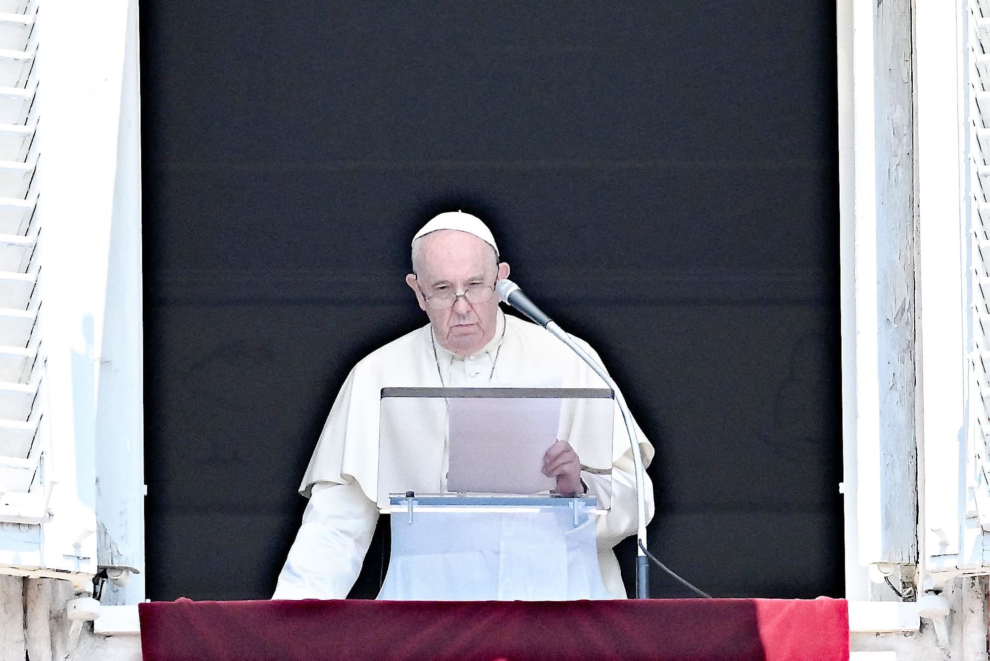 Le pape François, à la place Saint-Pierre, à Rome, le 17 juillet.