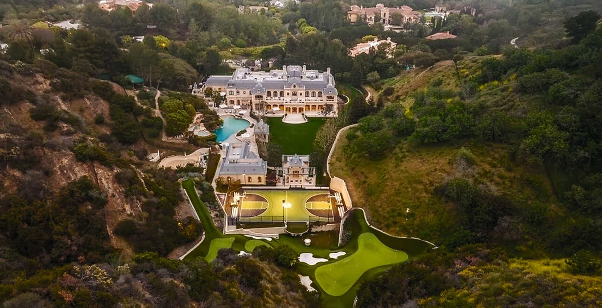 Mark demande plus de 10 fois le prix qu’il a payé pour son manoir de L.A.