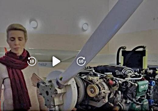 Dans un autre plan du reportage, on peut lire sur le moteur «912iS», le numéro d’une variante du BRP/ROTAX.
