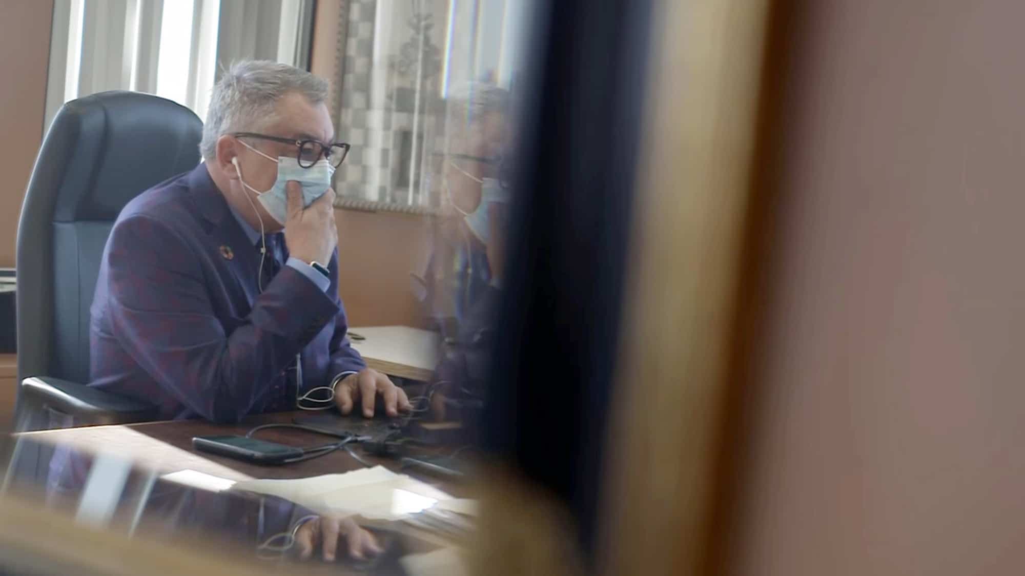 Le directeur national de santé publique Horacio Arruda a paru découragé lorsque le vaccin AstraZeneca a dû être interdit aux moins de 55 ans.