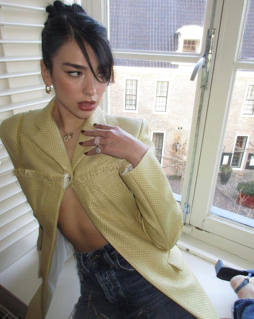 via Instagram @dualipa
