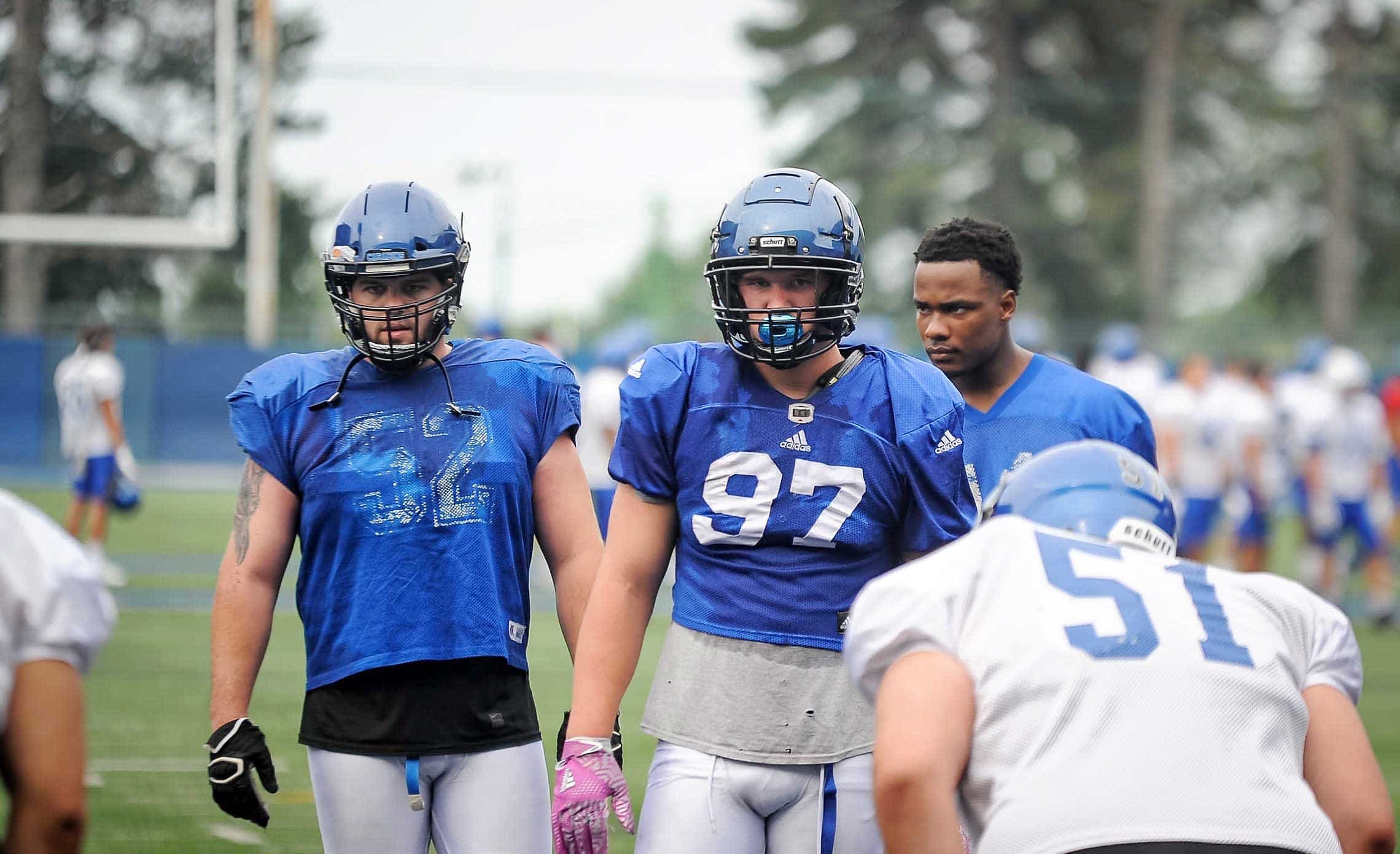 Les joueurs de football des Carabins de l’Université de Montréal, que l’on voit ici durant le camp d’entraînement, devront présenter un passeport vaccinal pour poursuivre leur saison.