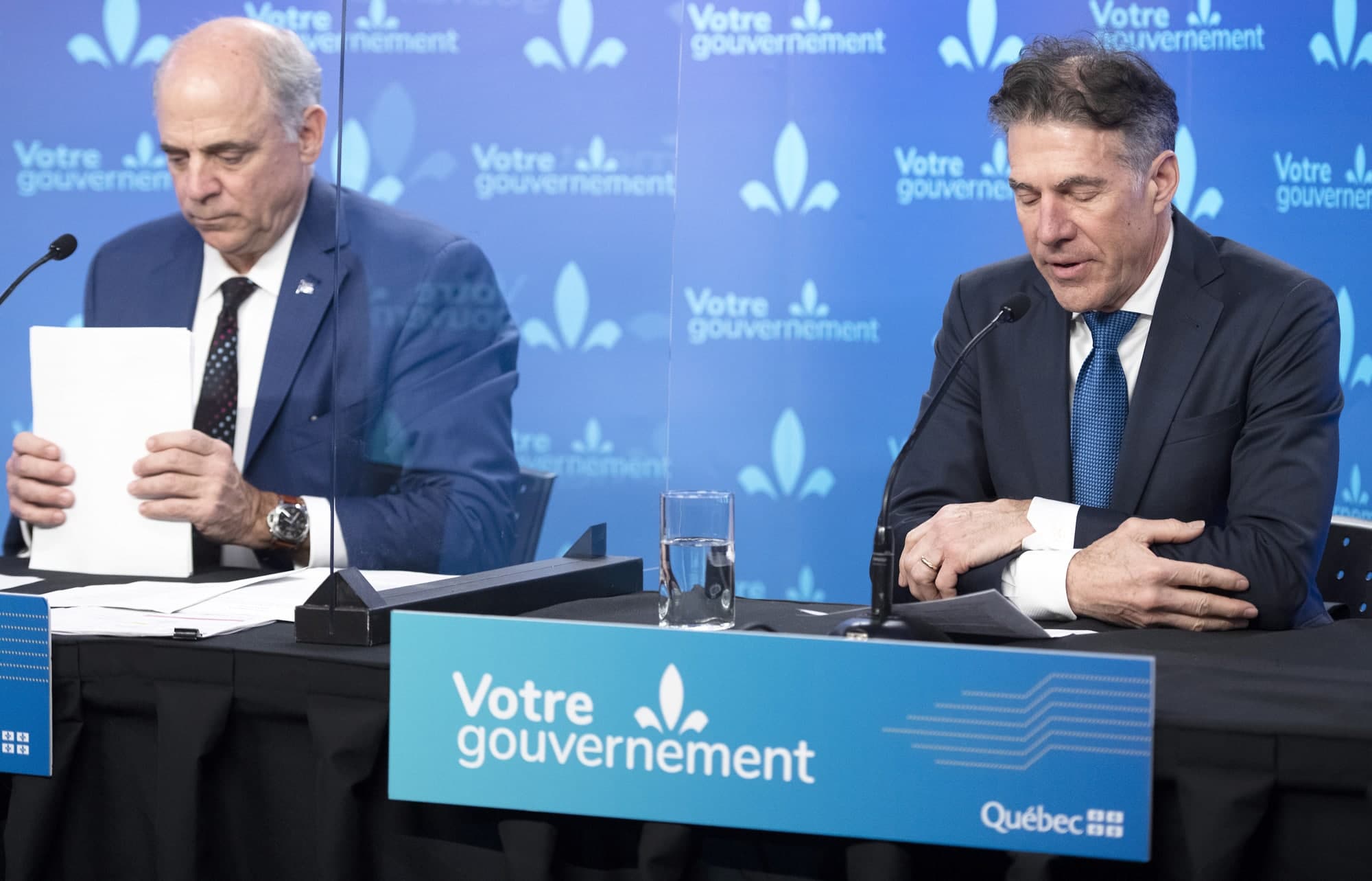 Pierre Fitzgibbon, ministre de l’Économie et de l’Innovation et ministre responsable du Développement économique régional, hier, en compagnie de Daniel Labrecque, gestionnaire du Fonds de continuité DNA.