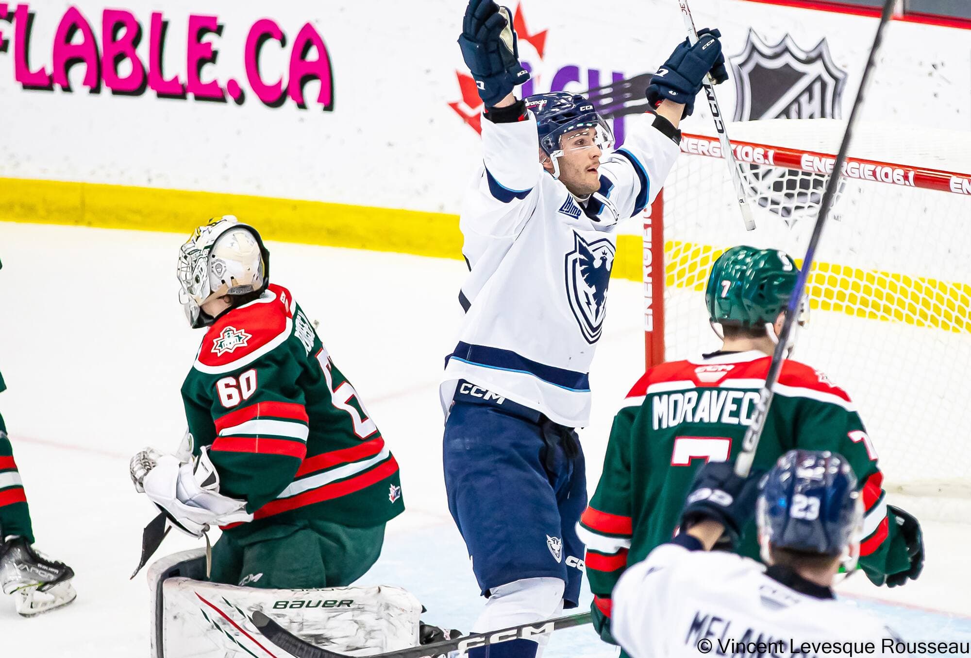 Joshua Roy, du Phoenix de Sherbrooke, célèbre un but face aux Mooseheads de Halifax, le 25 février 2023, au Palais des sports Léopold-Drolet de Sherbrooke.
Photo fournie par le Phoenix de Sherbrooke, Vincent L-Rousseau