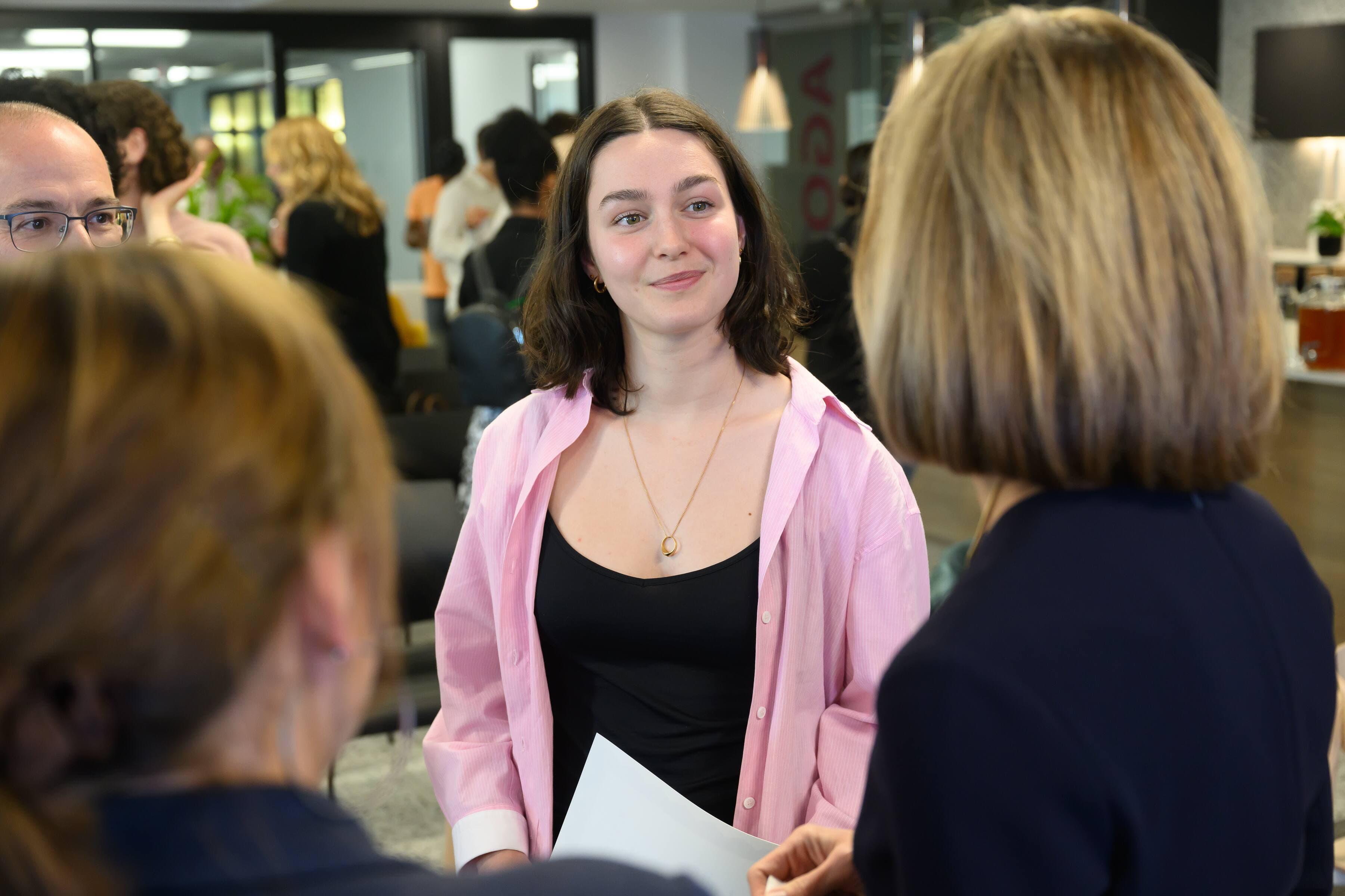 Émilie Sallaud, étudiante au Collège de Bois-de-Boulogne, lors de la remise des prix du concours Bourstad 2025, en juin.