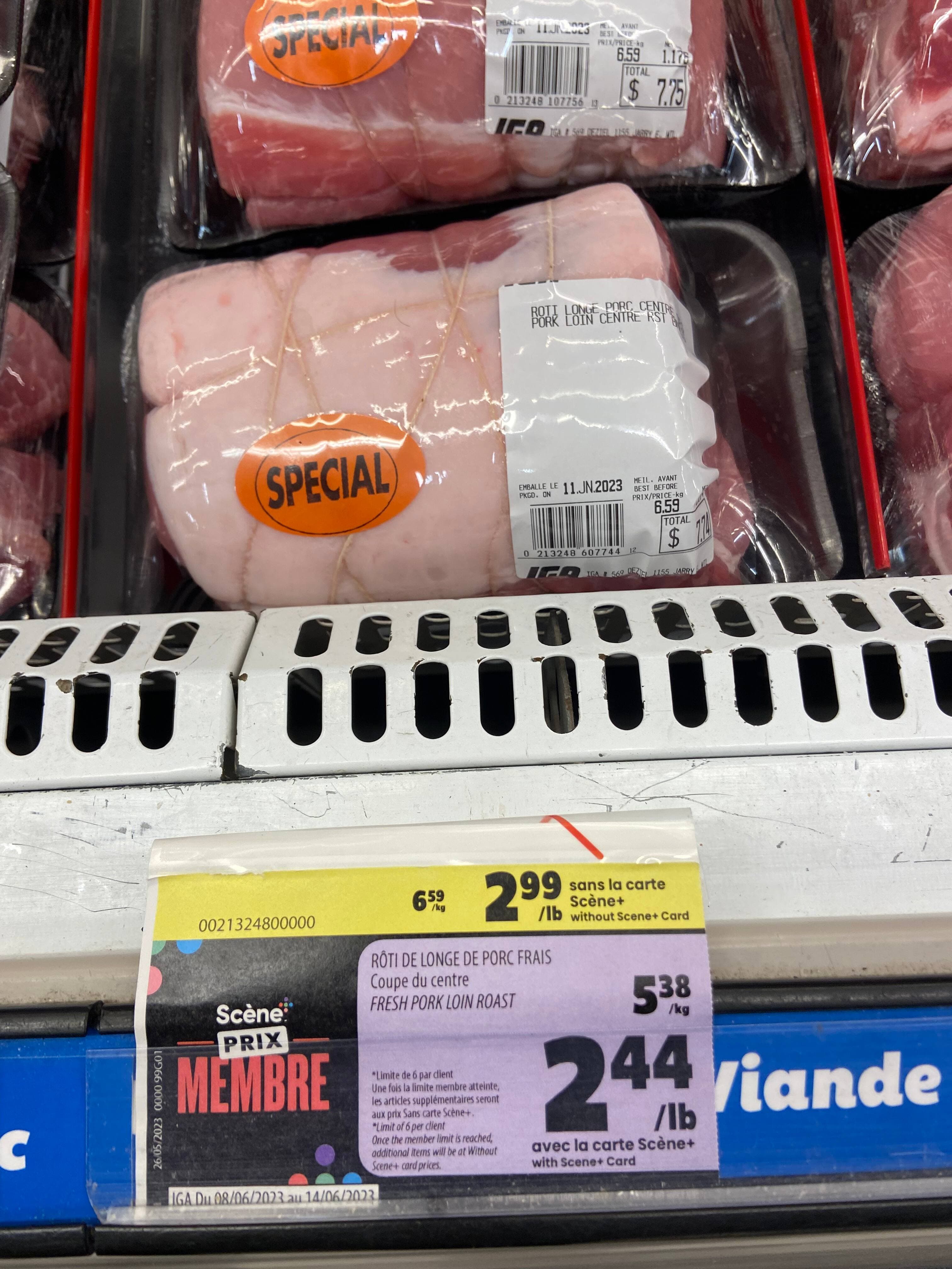 Les membres de Scène+ peuvent payer 2,44$ la livre pour un rôti de longe de porc chez IGA cette semaine, contre 2,99$ la livre pour ceux qui ne sont pas membres.