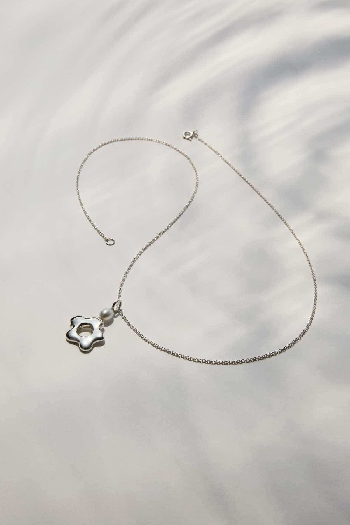Collier en argent signé L'Amoureuse