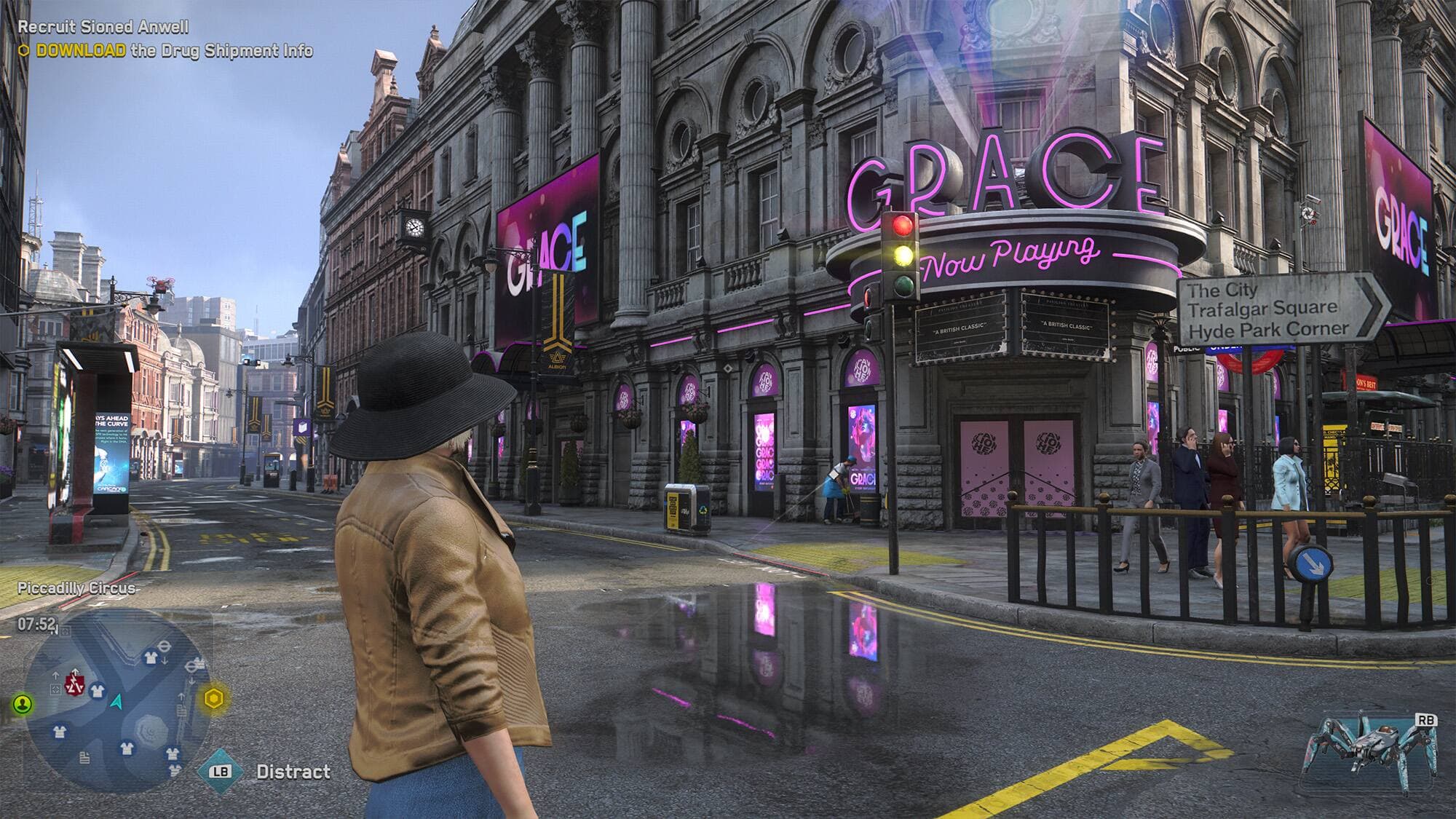 Le lancer des rayons permet de voir les reflets de la ville dans l’eau au sol dans le jeu Watch Dogs : Legions d’Ubisoft (offert sur PS5 et Xbox Series X).