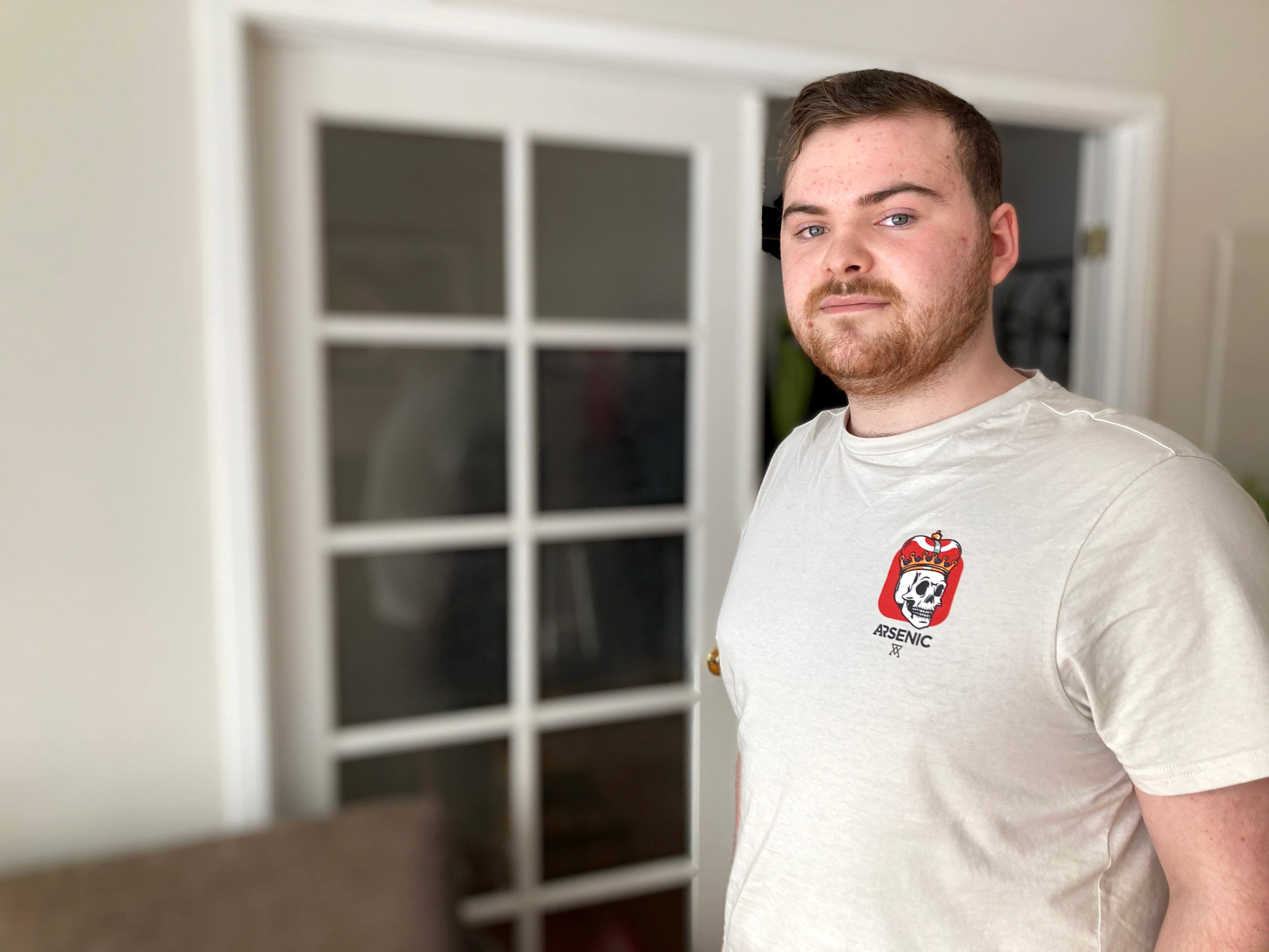 Nathan Bouchard, 20 ans, a la chance d'habiter chez ses parents afin de bien se préparer pour son premier appartement.