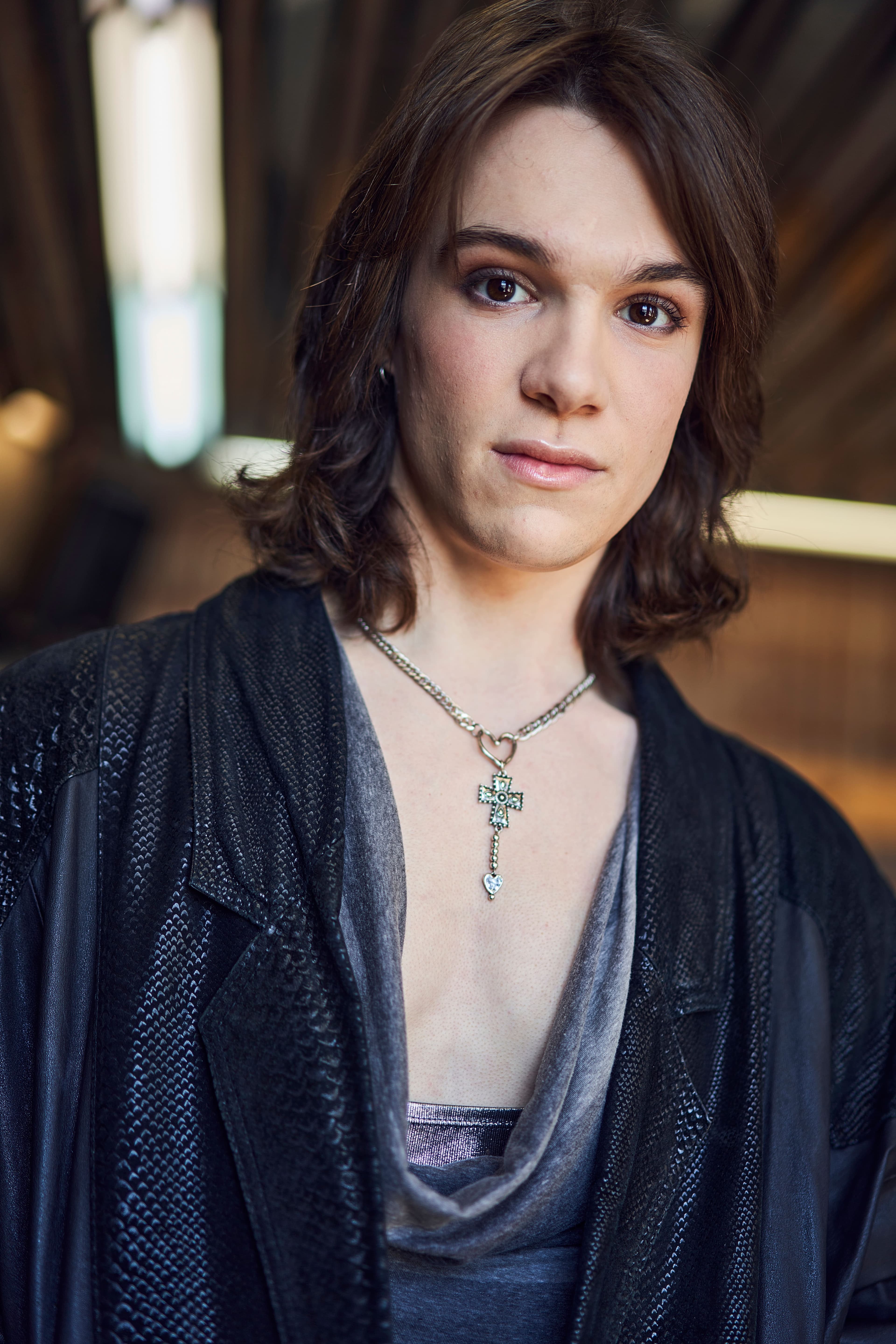 Lennikim reprend son rôle de Zav, une jeune chanteuse trans, dans la 2e saison de la série « FEM ».