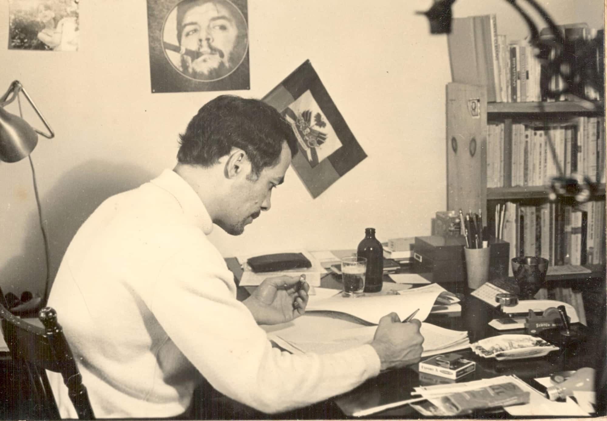 Le poème d’Anthony Phelps Mon pays que voici a contribué à le faire connaître non seulement en Haïti, mais aussi au Québec.