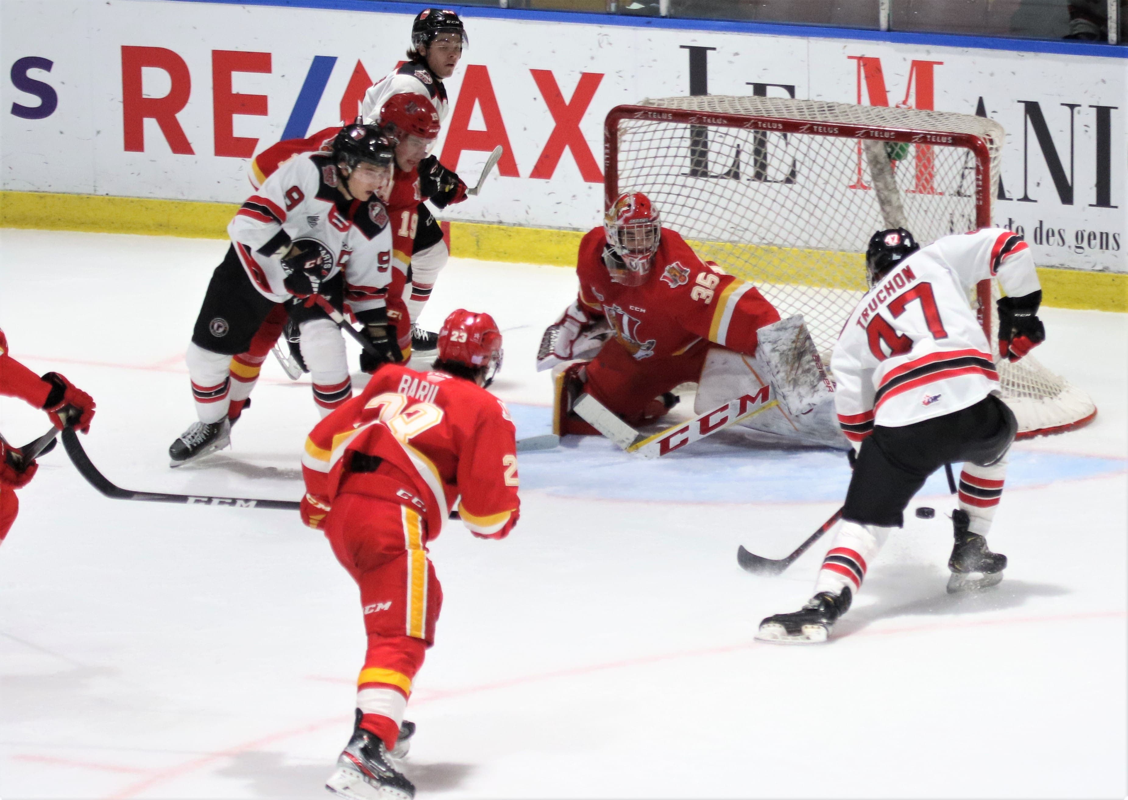 Les Remparts ont dirigé 46 rondelles vers le gardien du Drakkar de Baie-Comeau Olivier Adam, dimanche, dans une victoire de 5 à 2.