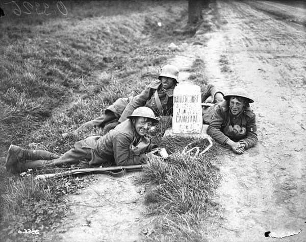 Le 11 octobre 1918, les Canadiens participent à la prise de Cambrai (canal de la Sensée). Ce sera la dernière action de la guerre de la Brigade de cavalerie canadienne.