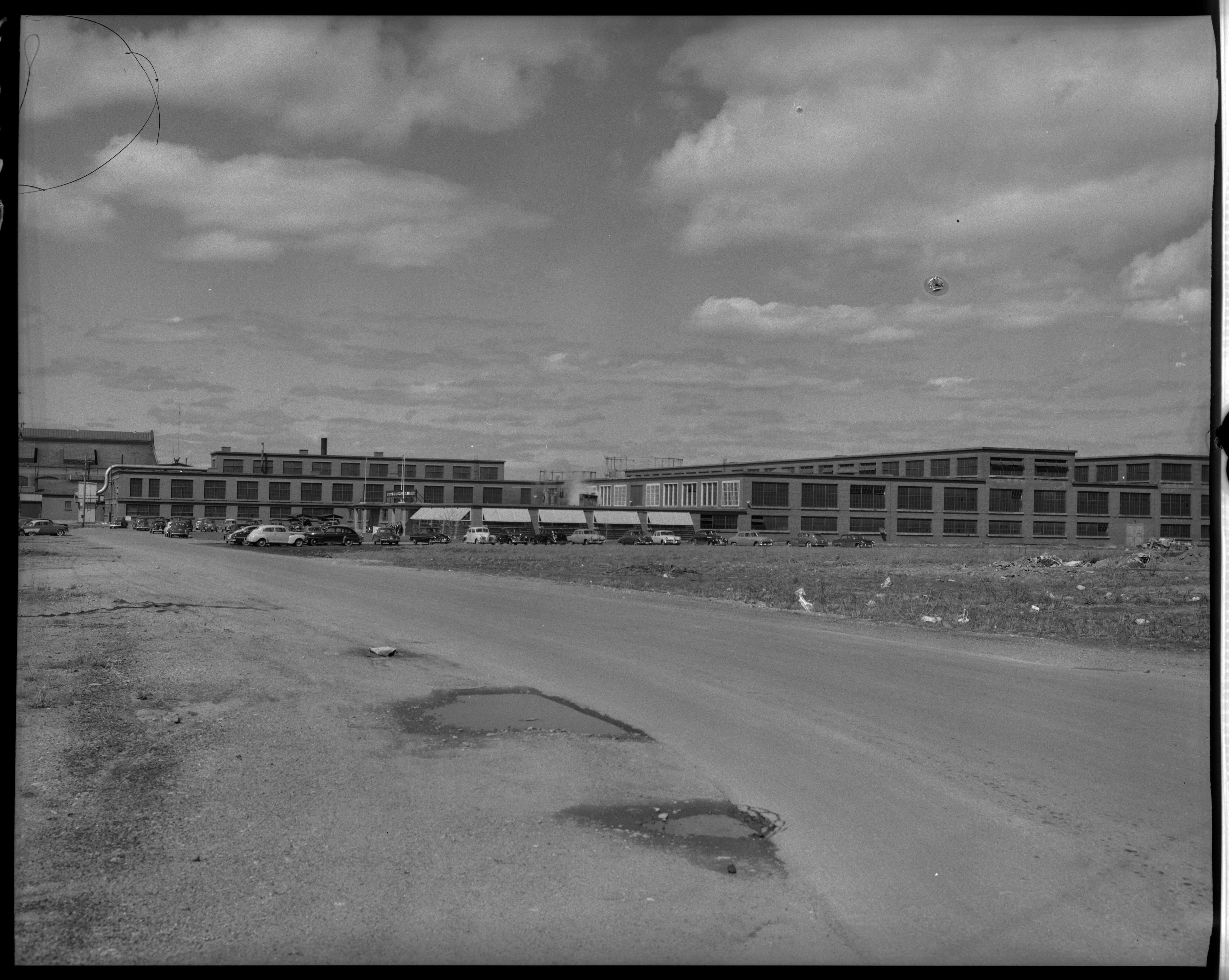 Goodyear Tire & Rubber Co., Centre industriel Saint-Malo à Québec, 1954.