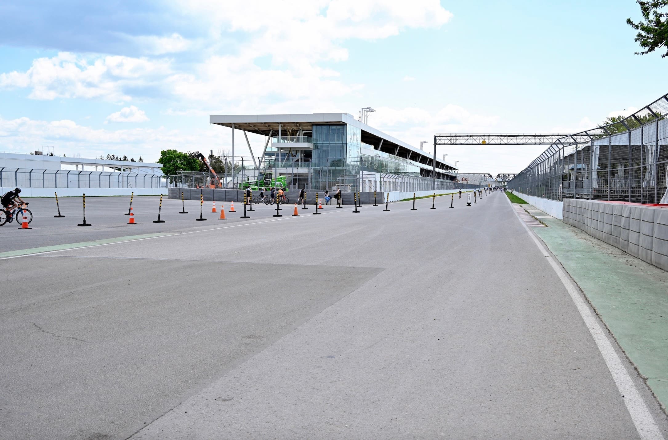 En 2022, la ligne des puits du circuit Gilles-Villeneuve avait été repavée en entier après une seule course. Livrés en 2019, les paddocks ont coûté plus de 60 M$ aux contribuables.