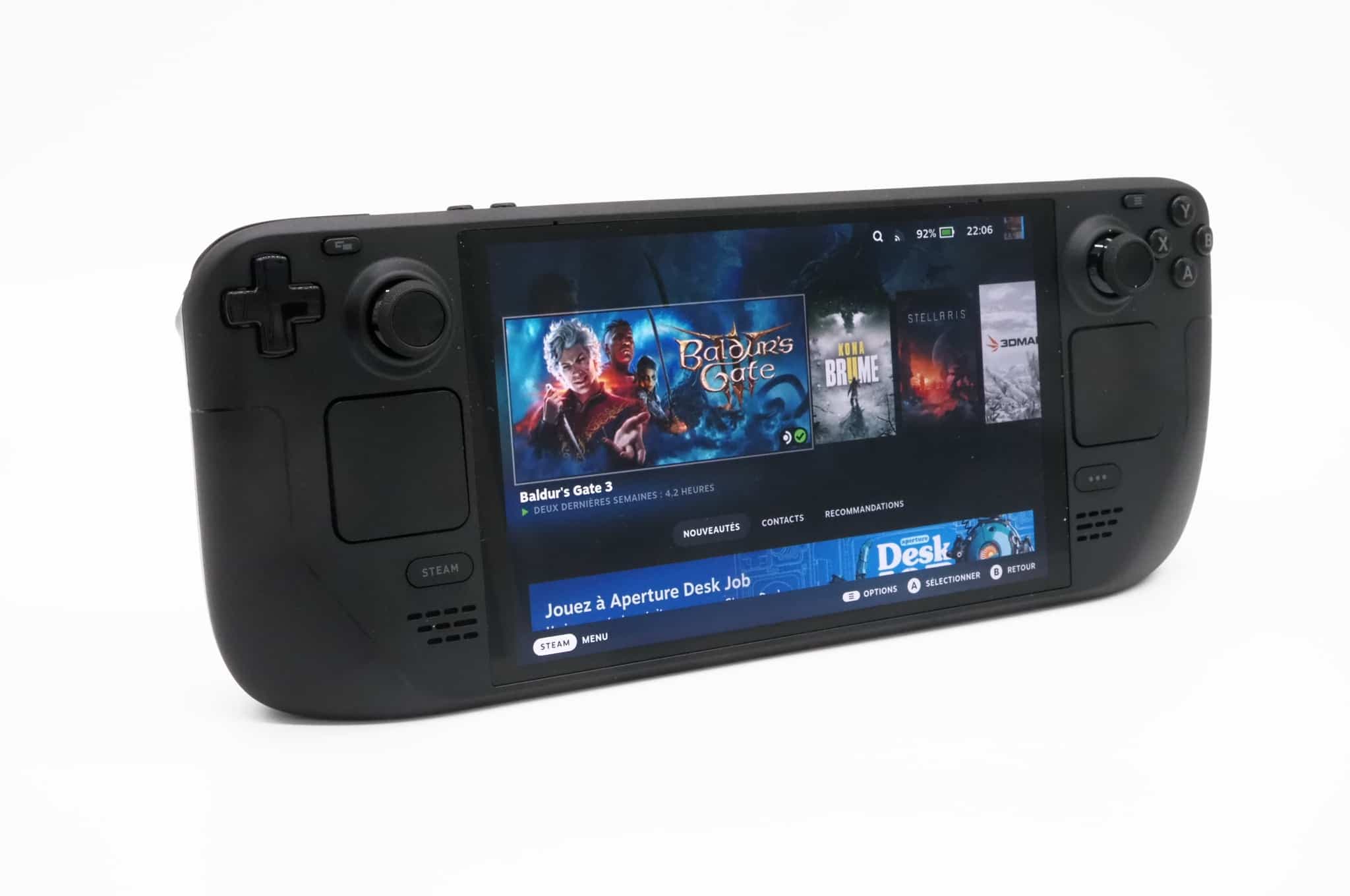 La Steam Deck OLED sera lancée le 16 novembre pour 689$ (modèle de 512 Go) ou 819$ (modèle de 1 To).