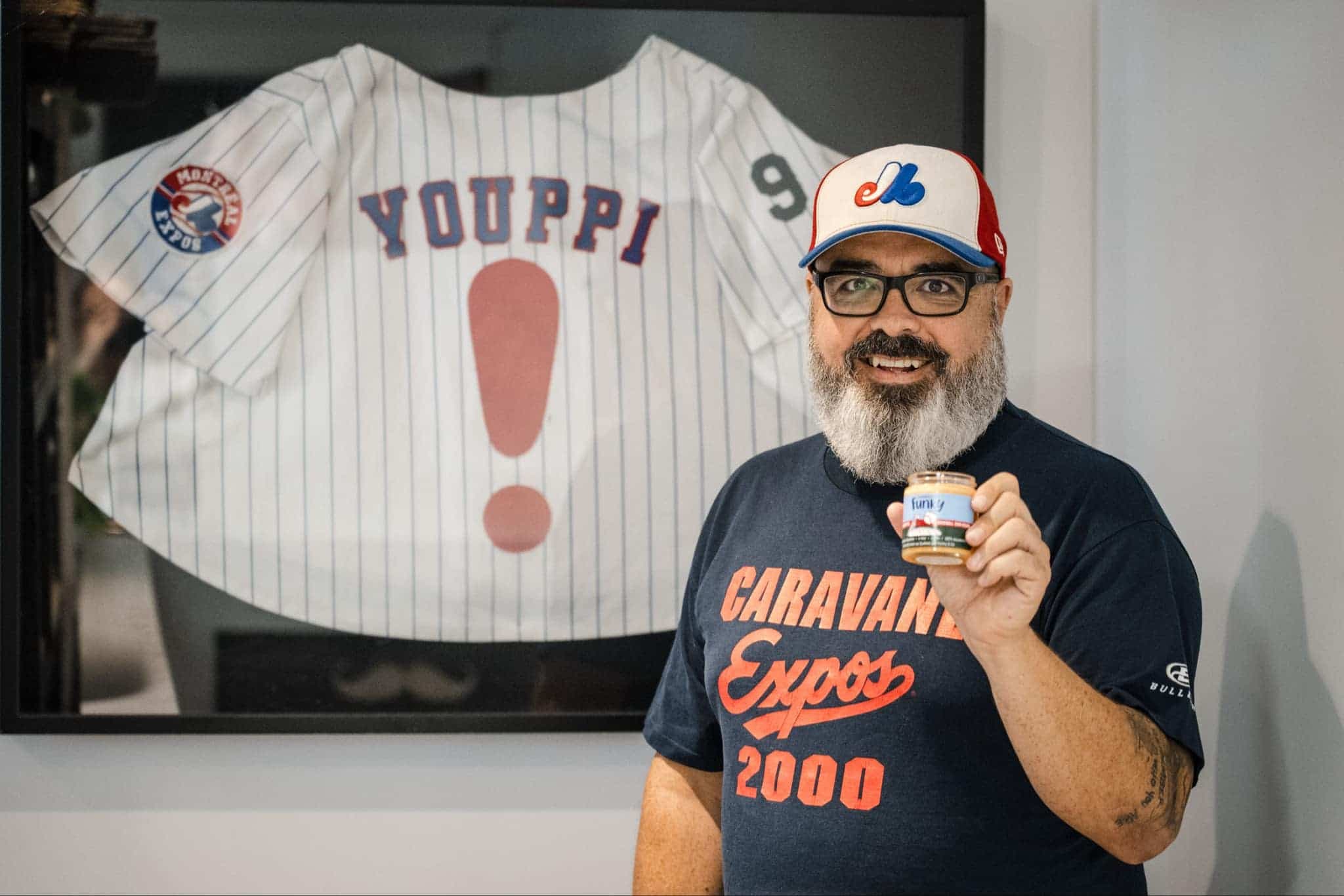 Martin Métivier a personnifié la mascotte Youppi! pendant sept ans avec les Expos de Montréal, de 1998 à 2004. Il est maintenant entrepreneur et produit les chandelles Funky.