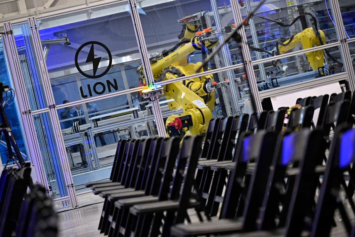 Inauguration de l'usine de batteries de Lion.