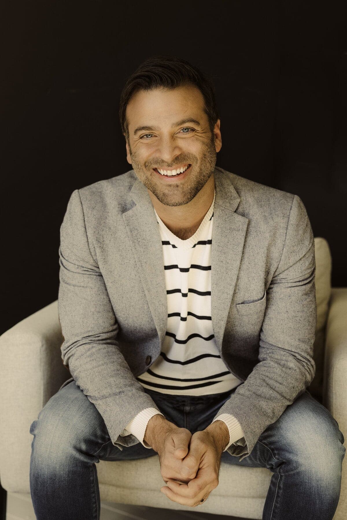 David Bernard est coach, auteur et conférencier. Ses interactions sur les réseaux sociaux sont très populaires.