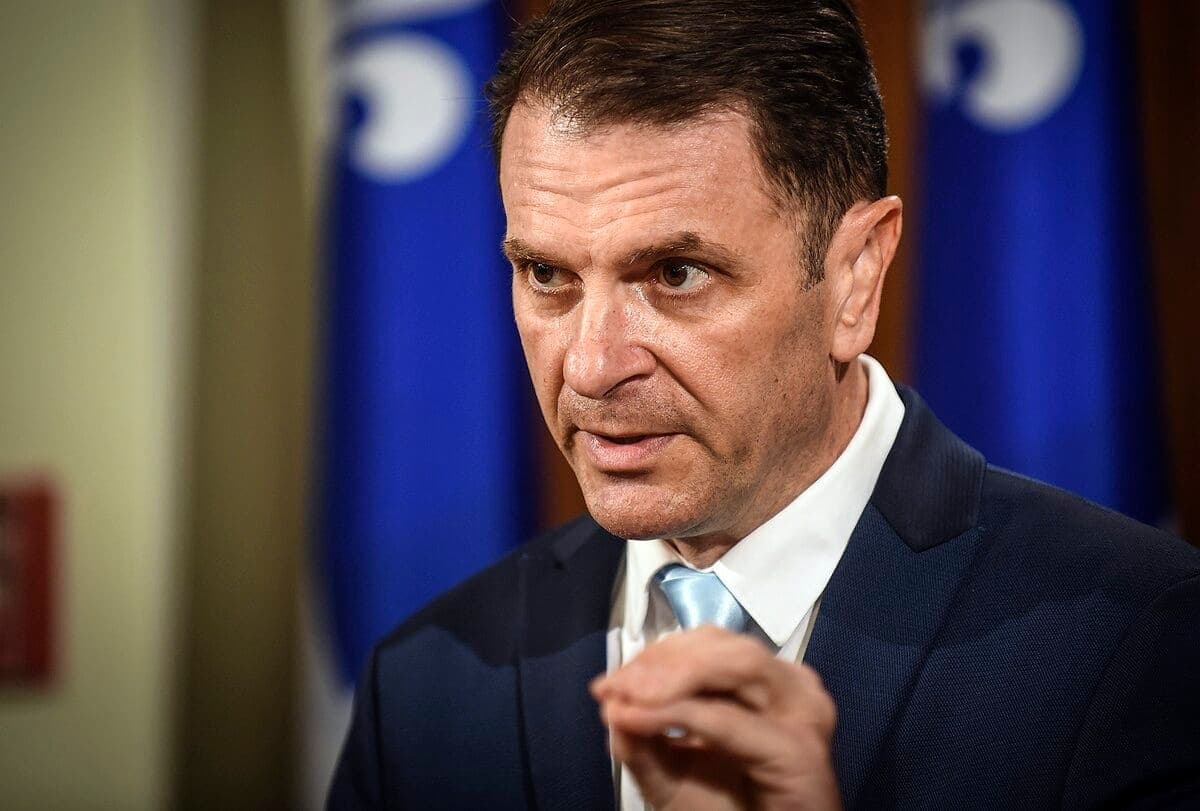 Le ministre François Bonnardel