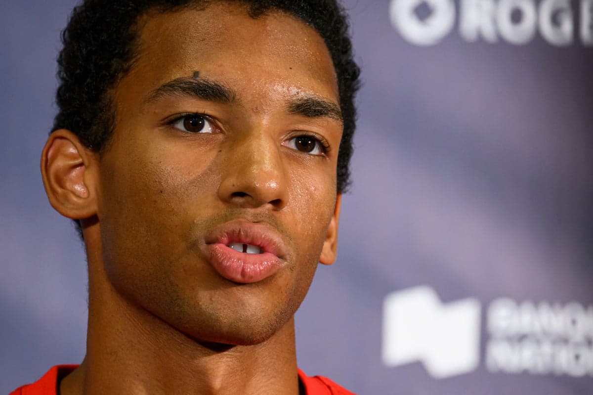 Tout souriant, Félix Auger-Aliassime a semblé détendu lors de sa rencontre avec les médias, ce dimanche, au stade IGA.