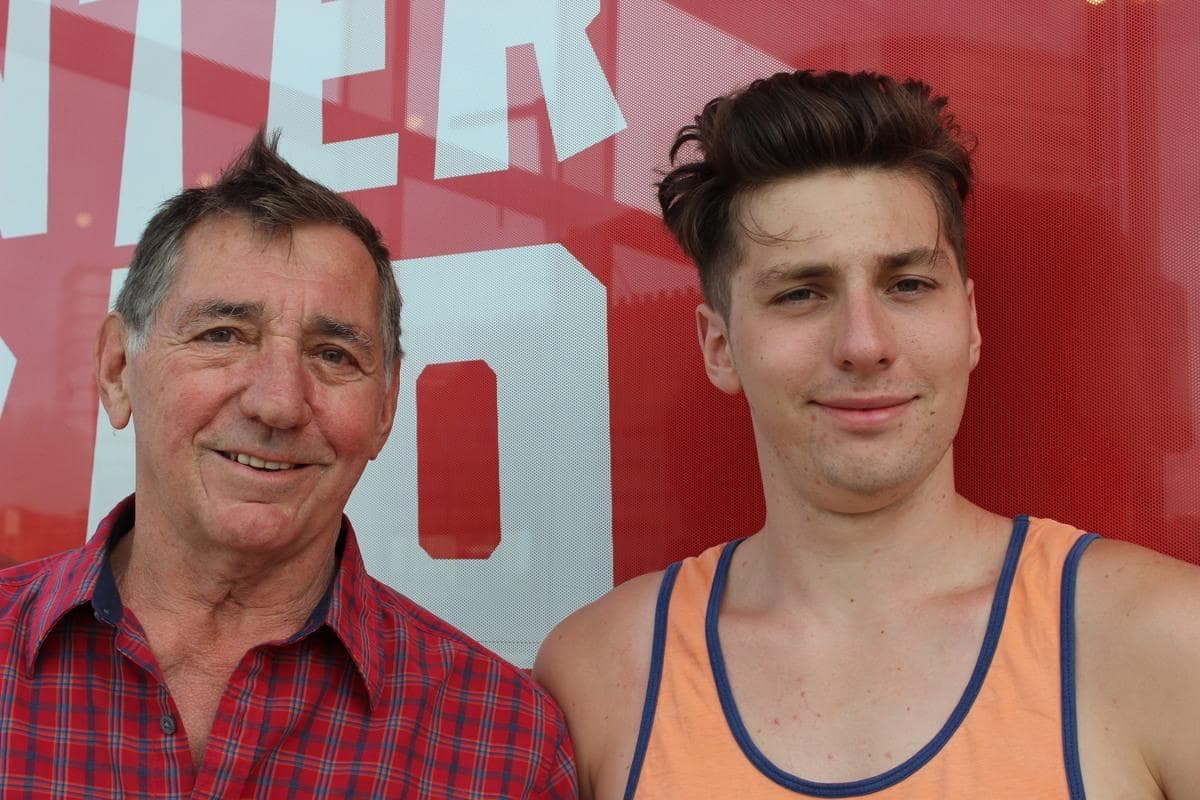 Michel Barrette et son fils Justin ont été parmi les premiers jeudi à essayer la nouvelle tyrolienne interprovinciale Interzip Rogers lors de son ouverture officielle.