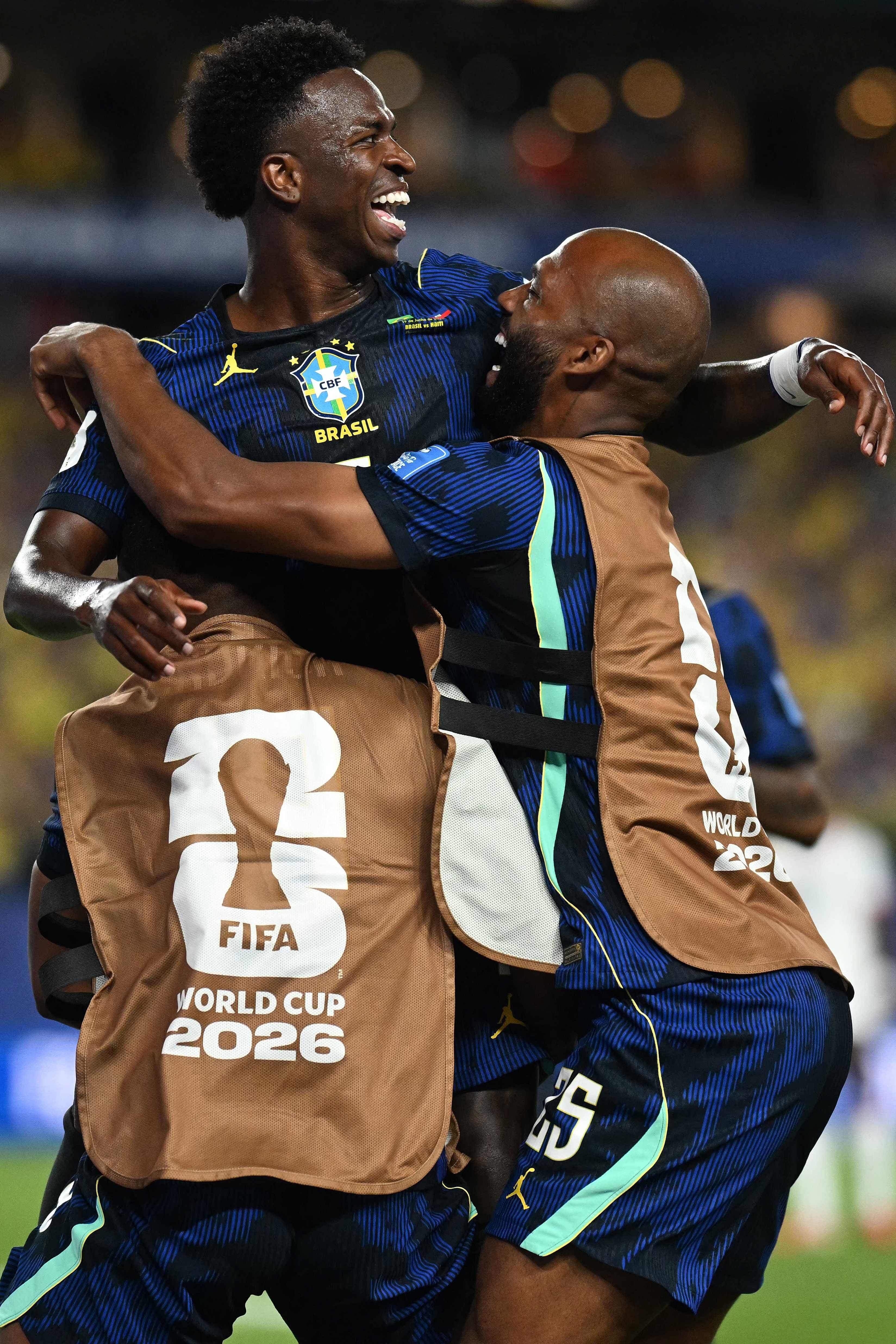 L'attaquant brésilien Vinicius Junior (n° 07) célèbre le troisième but de son équipe lors du match du groupe C de la Coupe du monde 2026 opposant le Brésil à Haïti au Philadelphia Stadium de Philadelphie le 19 juin 2026. (Photo : Mauro Pimentel / AFP)