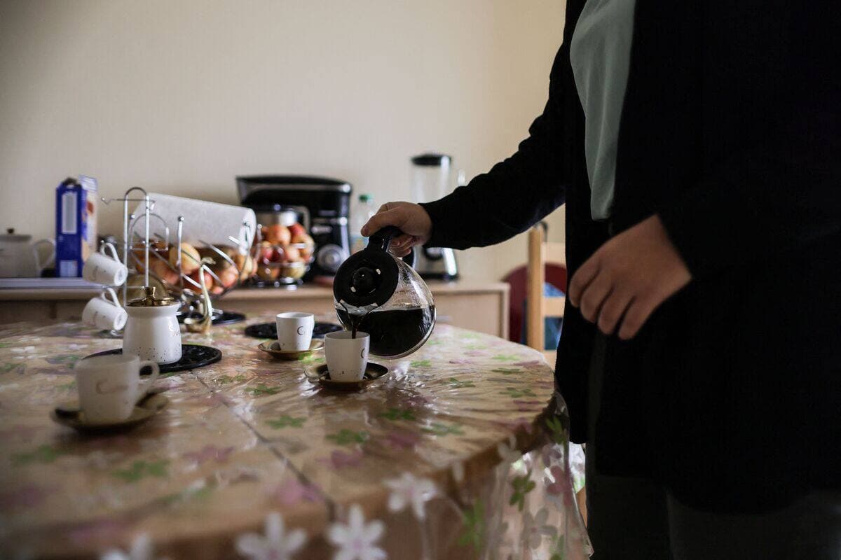 Une tasse de café filtre infusé dans une cafetière traditionnelle émet 172 grammes d'équivalent de CO2.