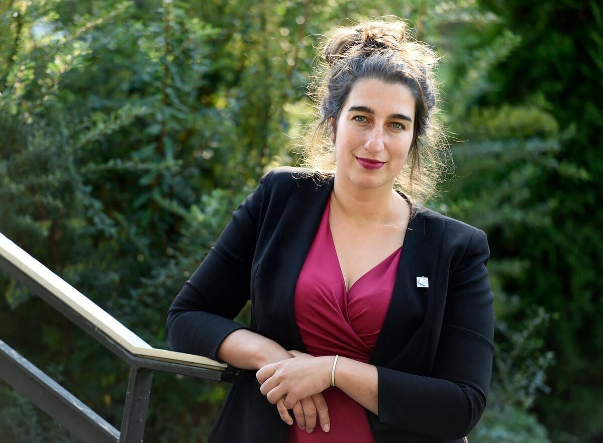 Émilise Lessard-Therrien est la députée de Rouyn-Noranda–Témiscamingue pour Québec solidaire.