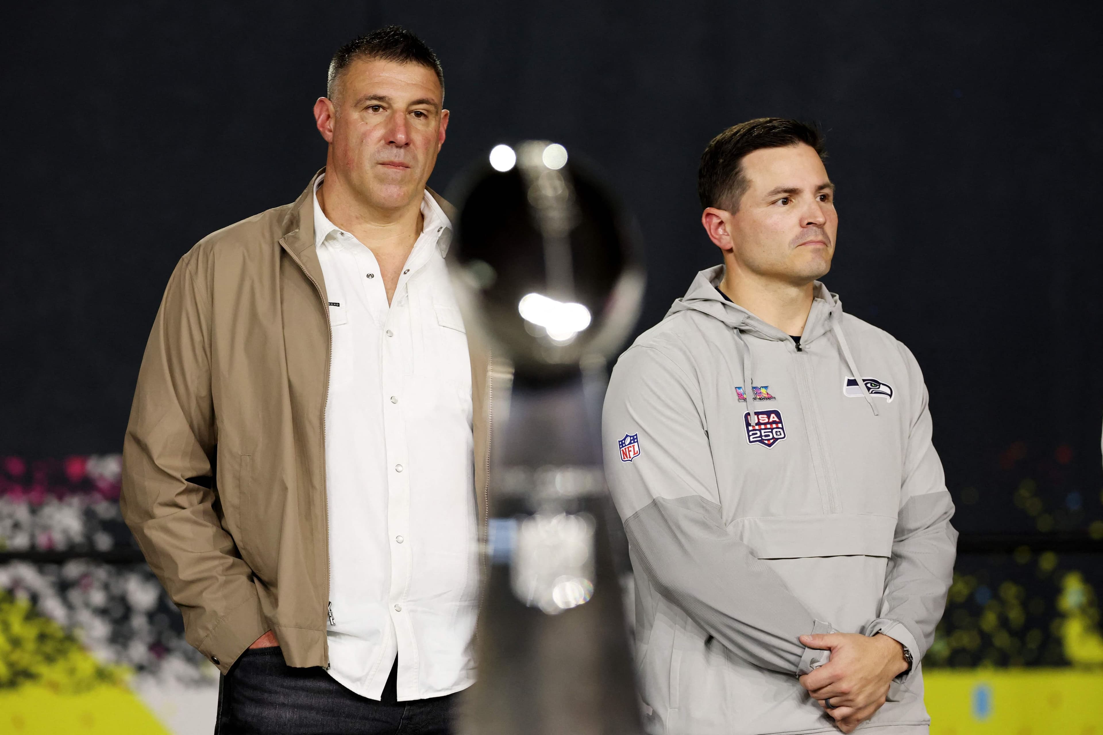 Les entraîneurs-chefs Mike Vrabel, des Patriots, et Mike Macdonald, des Seahawks, ont complètement transformé la culture de leurs équipes en peu de temps.