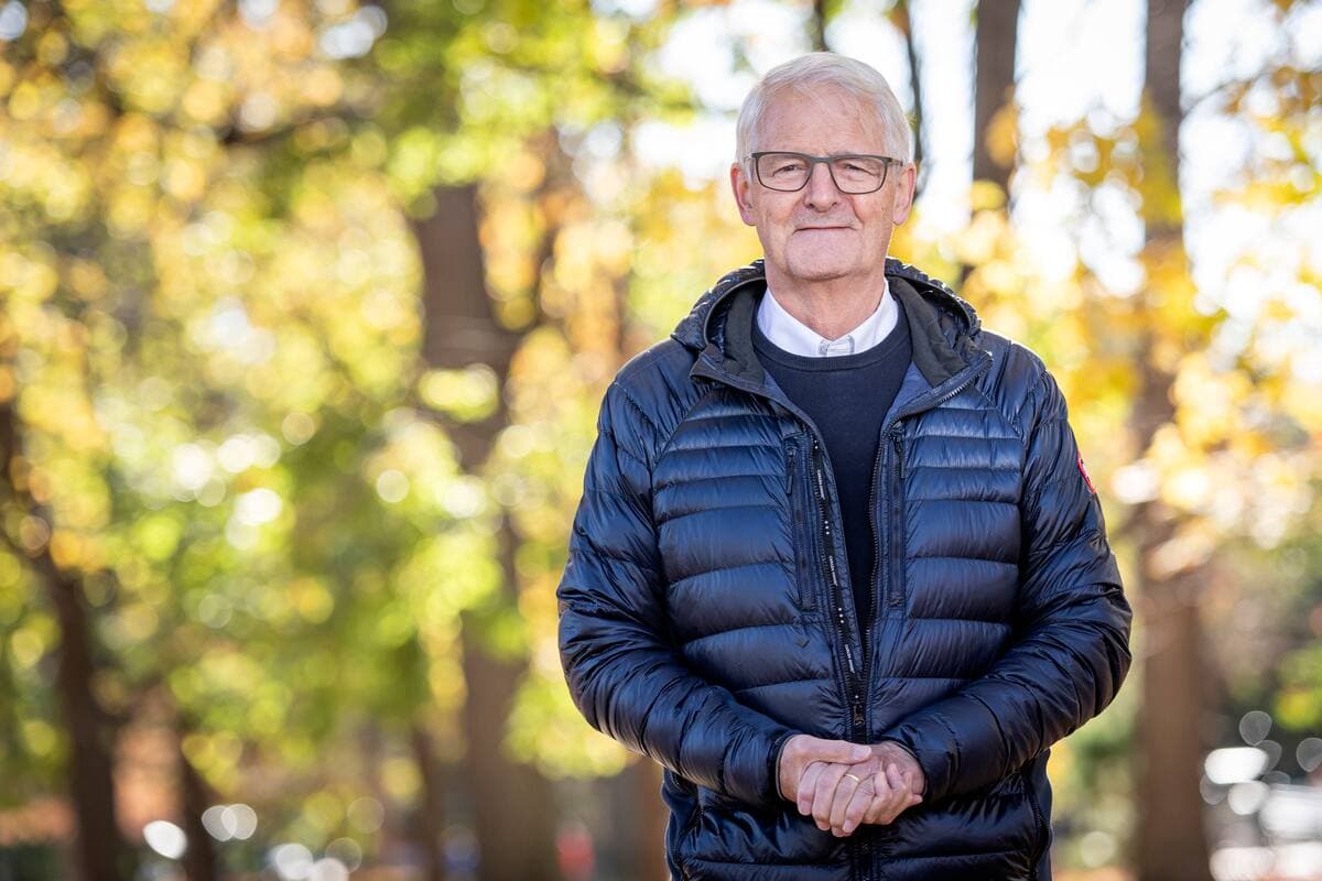 Marc Garneau dit qu'il faut prendre soin de notre planète.