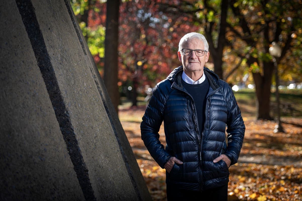 Marc Garneau, premier astronaute canadien, publie son autobiographie, «Le plus extraordinaire des voyages».